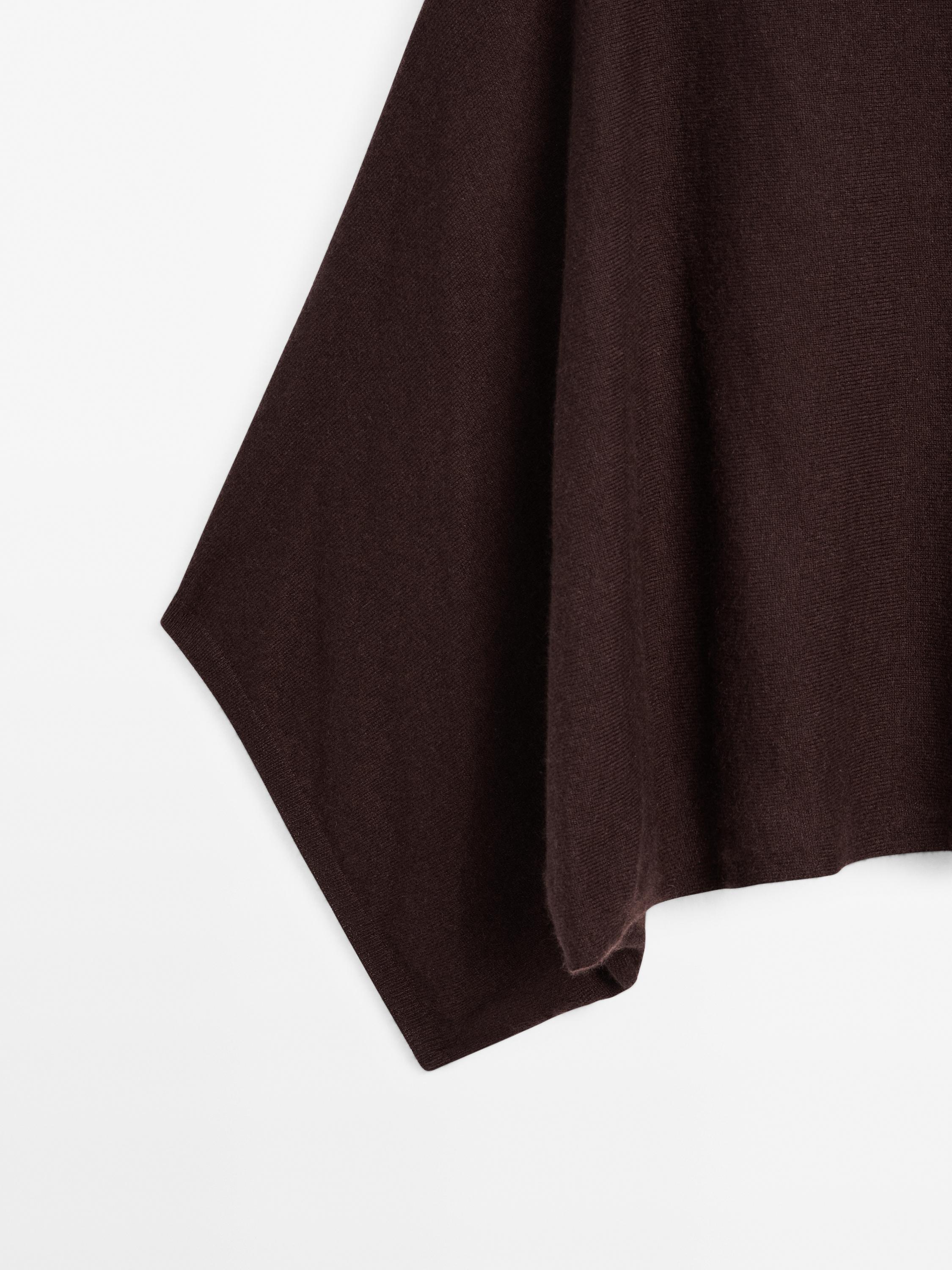 Kurzes Strickcape aus 100 % Kaschmir