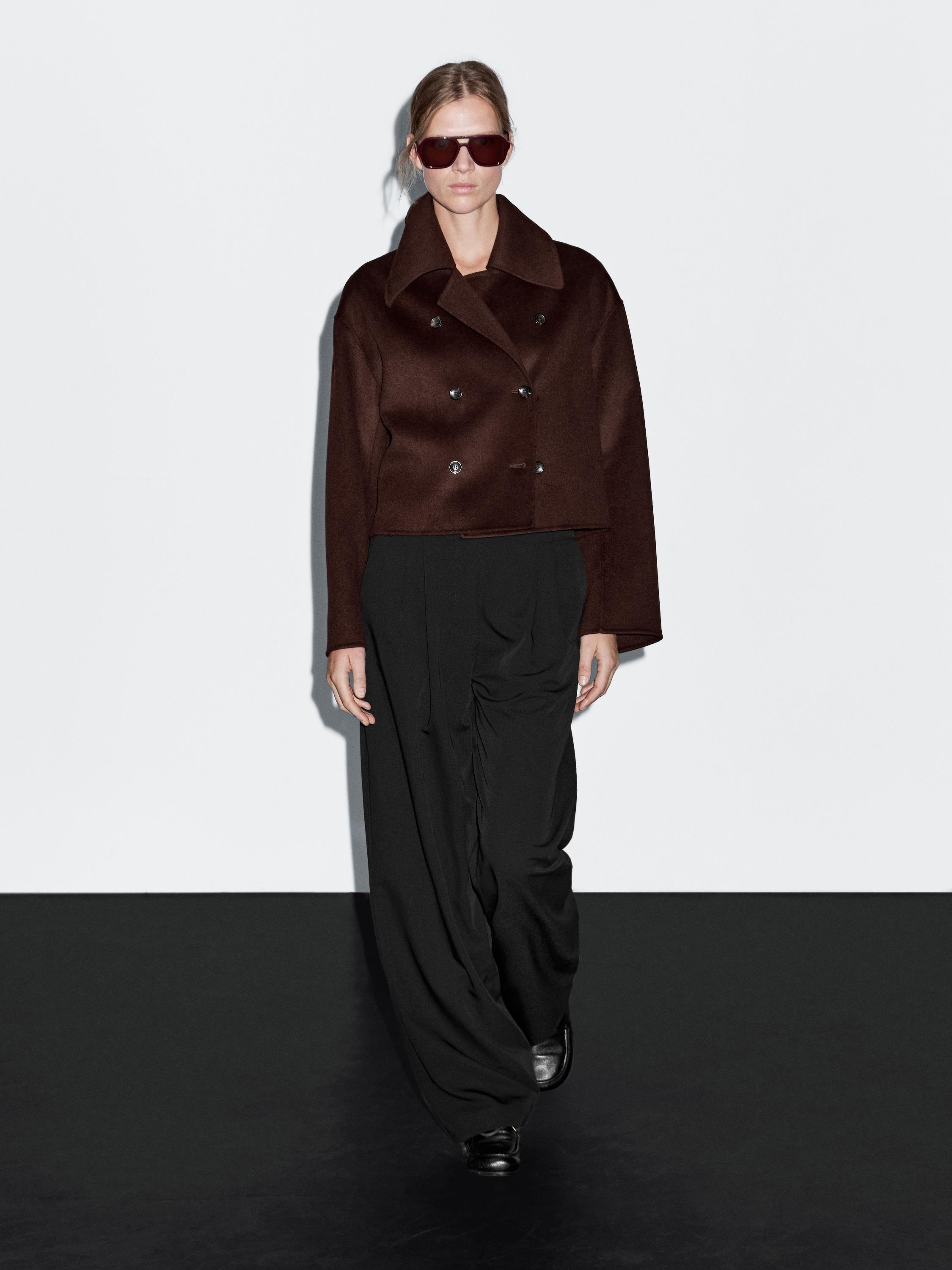 Wide-leg flowing trousers with darts