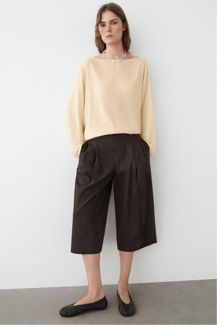 Long Bermuda shorts with striped detail — Chocolate