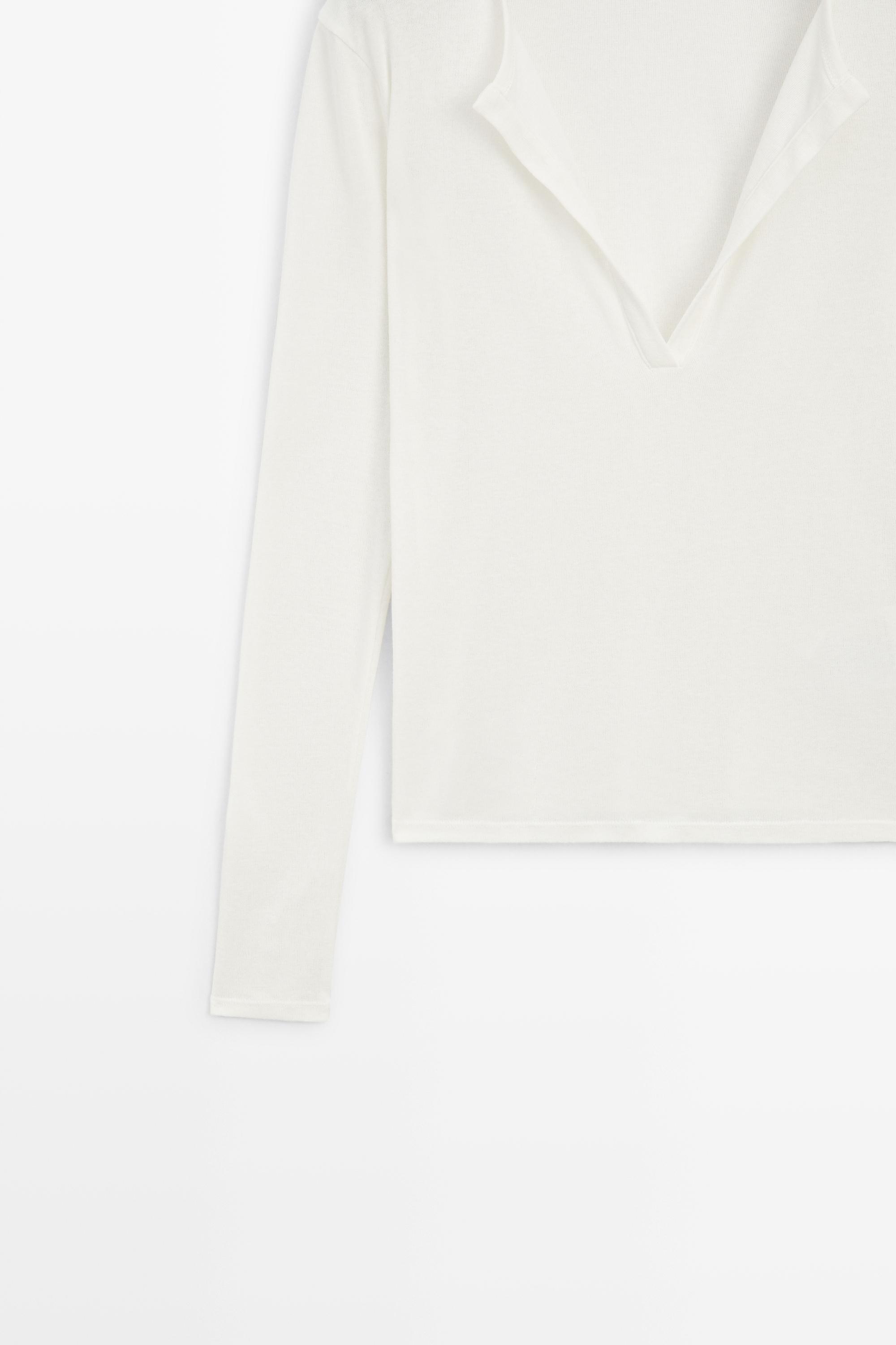 100% cotton V-neck T-shirt — CREAM
