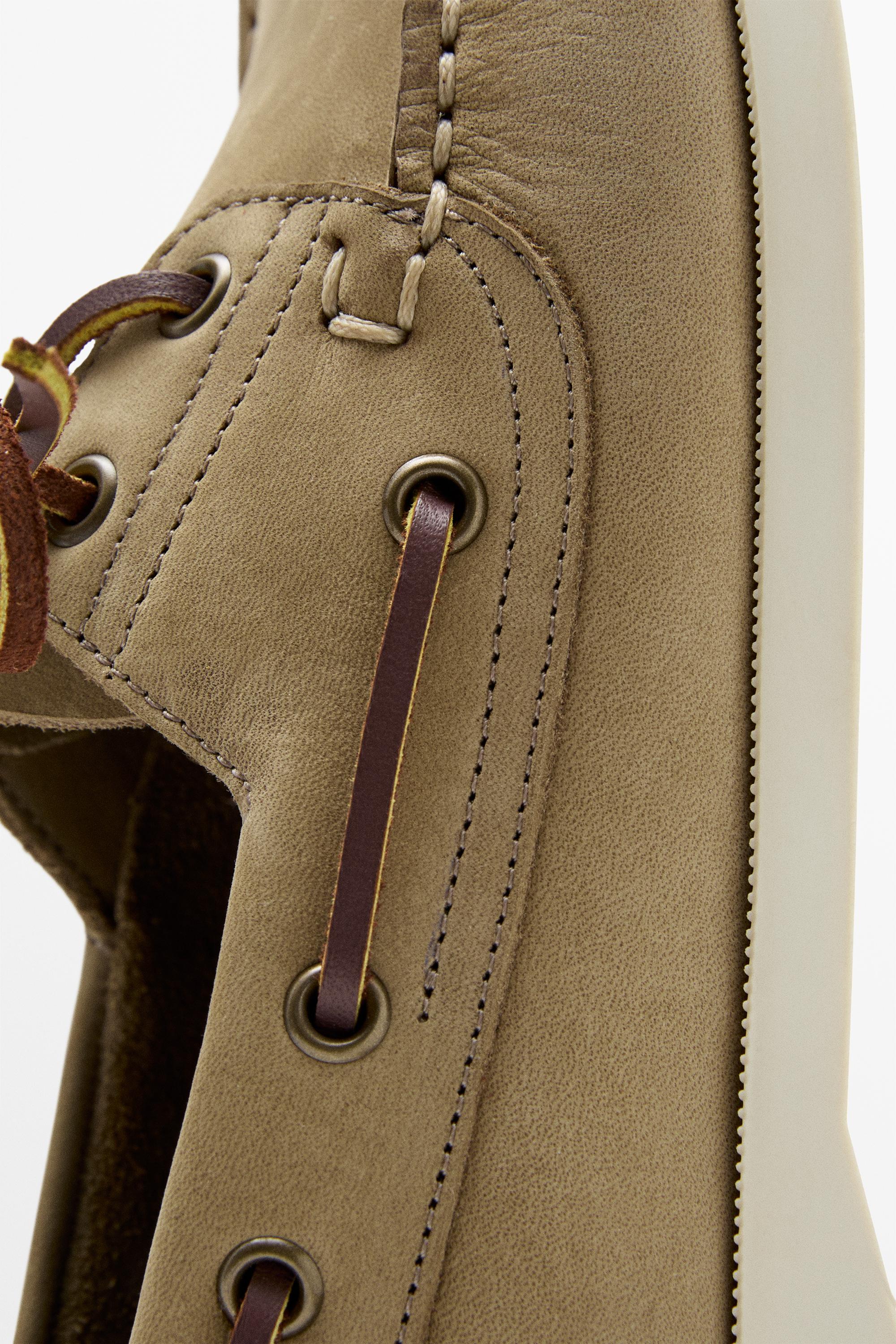 Leather deck shoes — SAND BROWN
