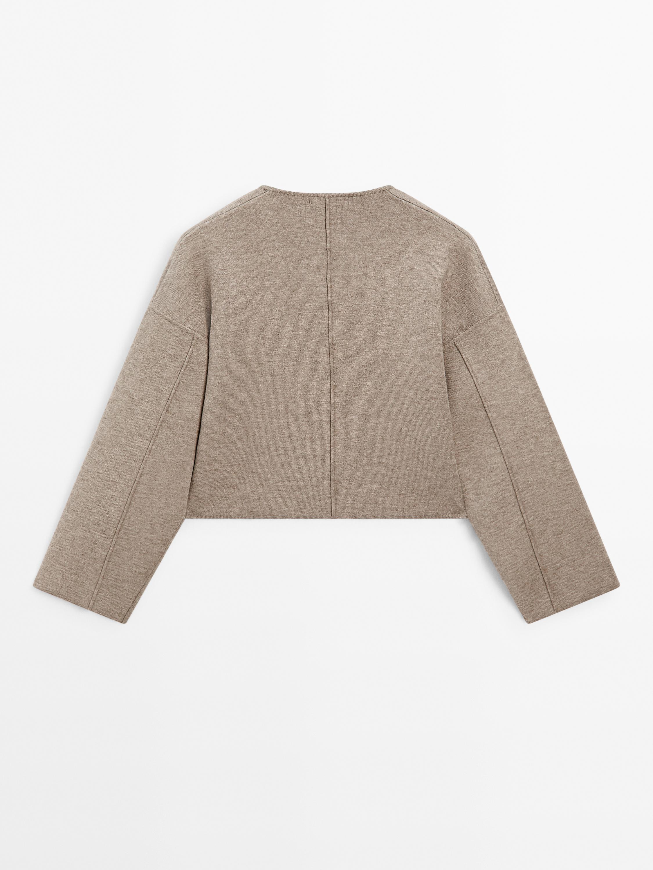 Cropped knit jacket with buttons