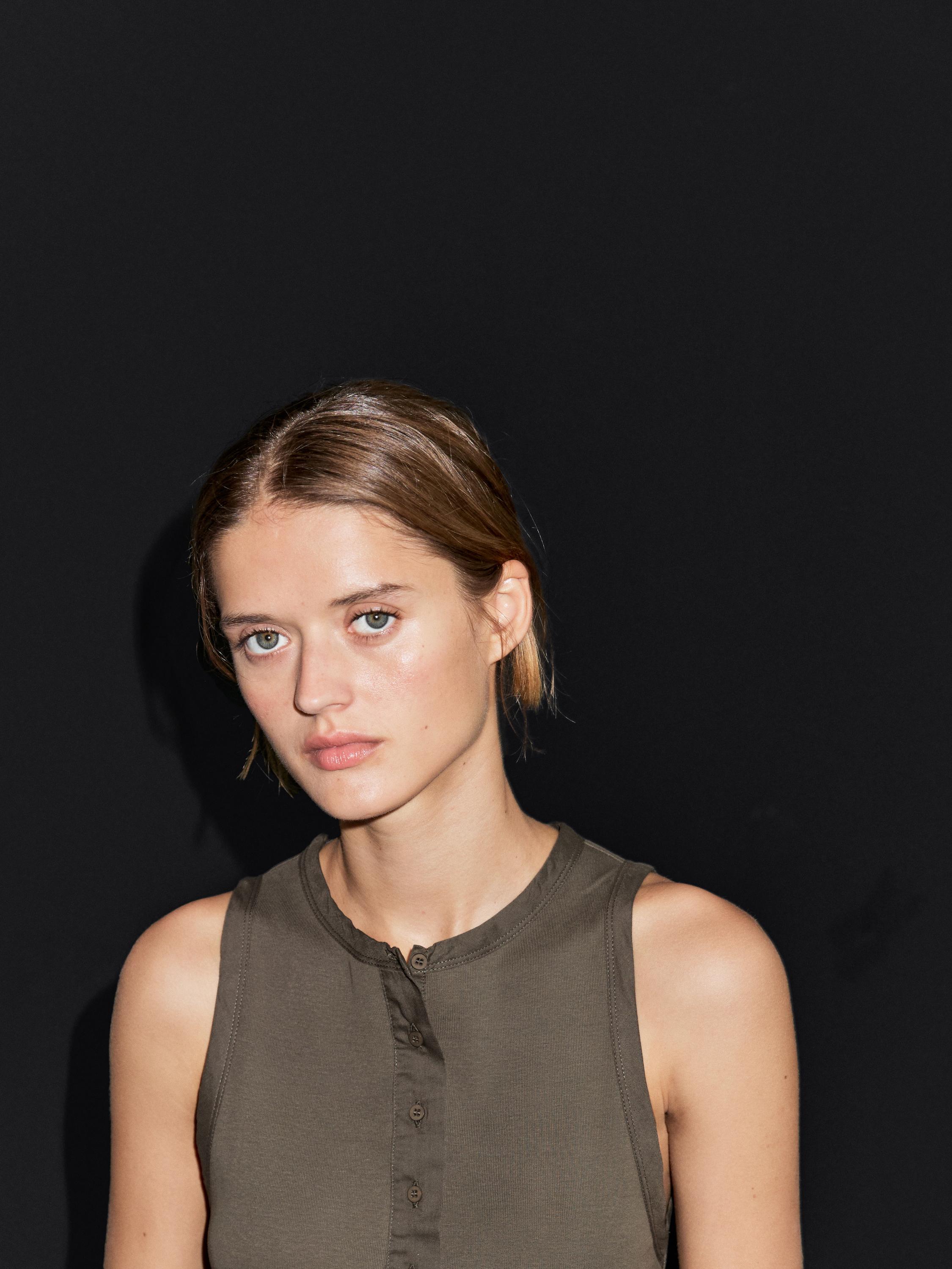 Top with contrast trim detail