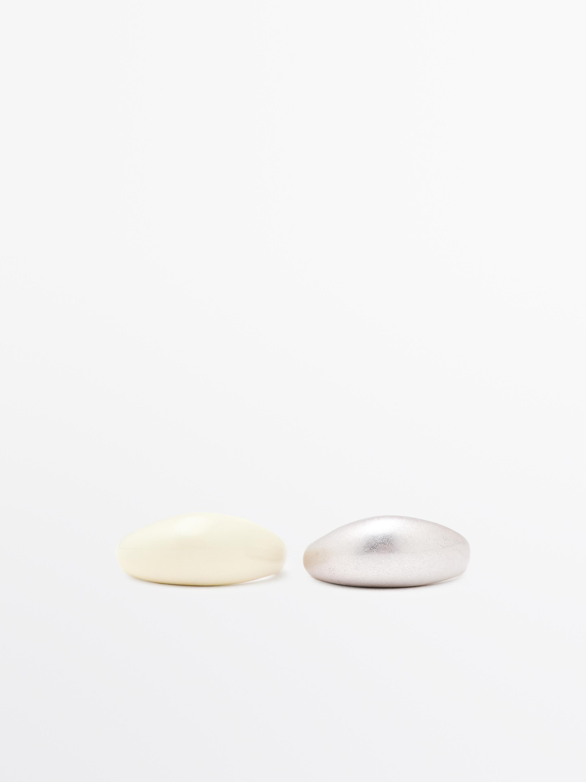 Emaljētu gredzenu komplekts