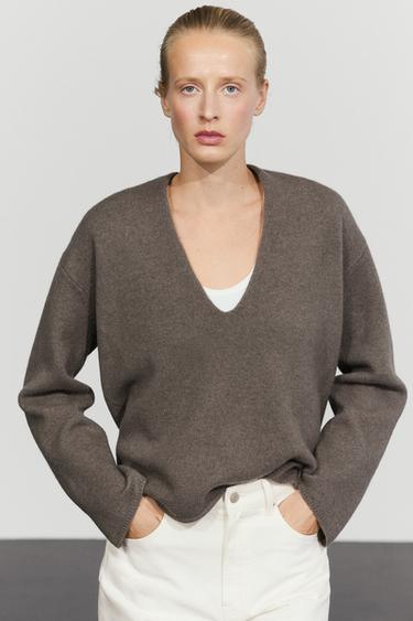 Long-line knit sweater with neckline detail — TAUPE GREY 3