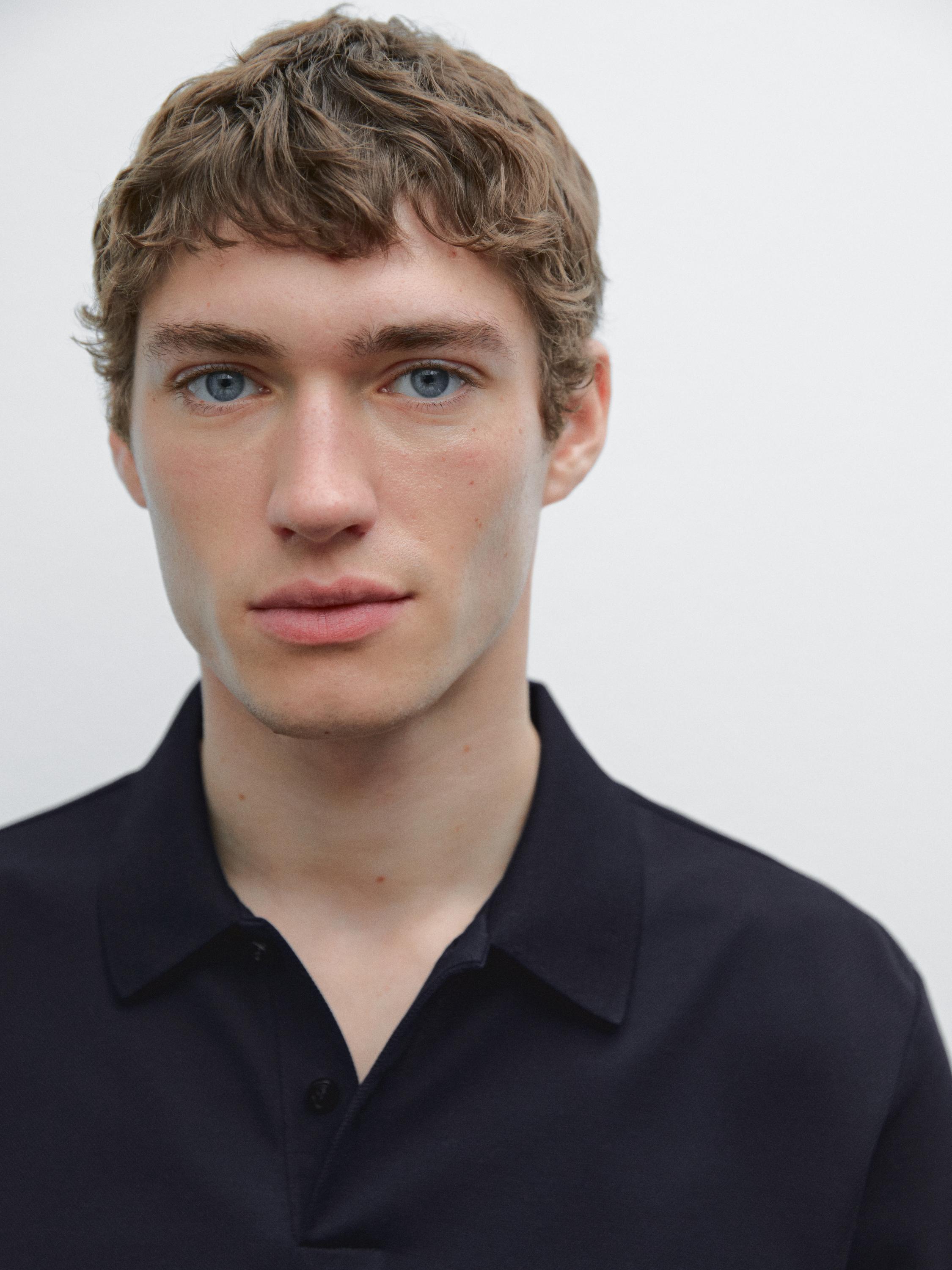 100% cotton polo shirt with micro textured weave