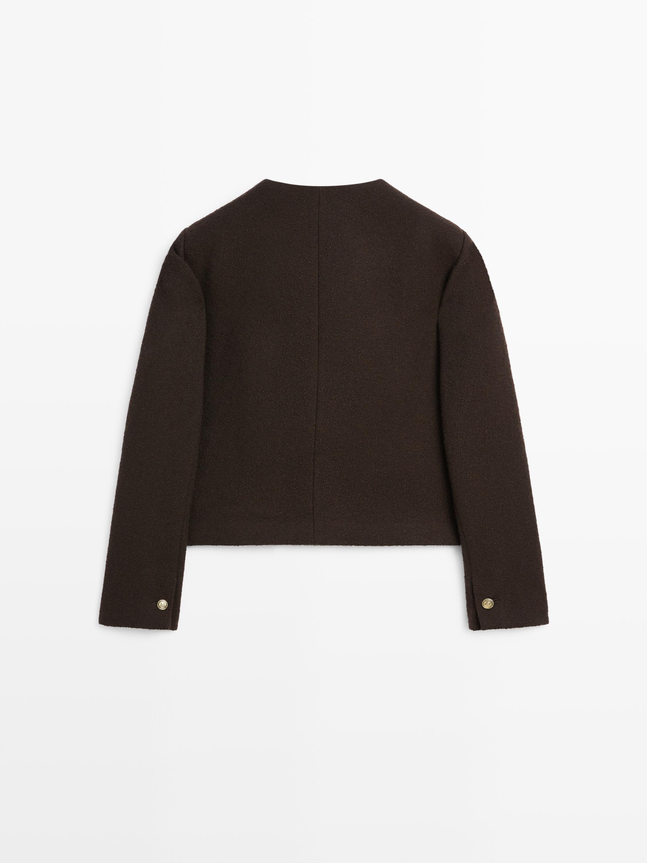 Chaqueta corta detalle botones