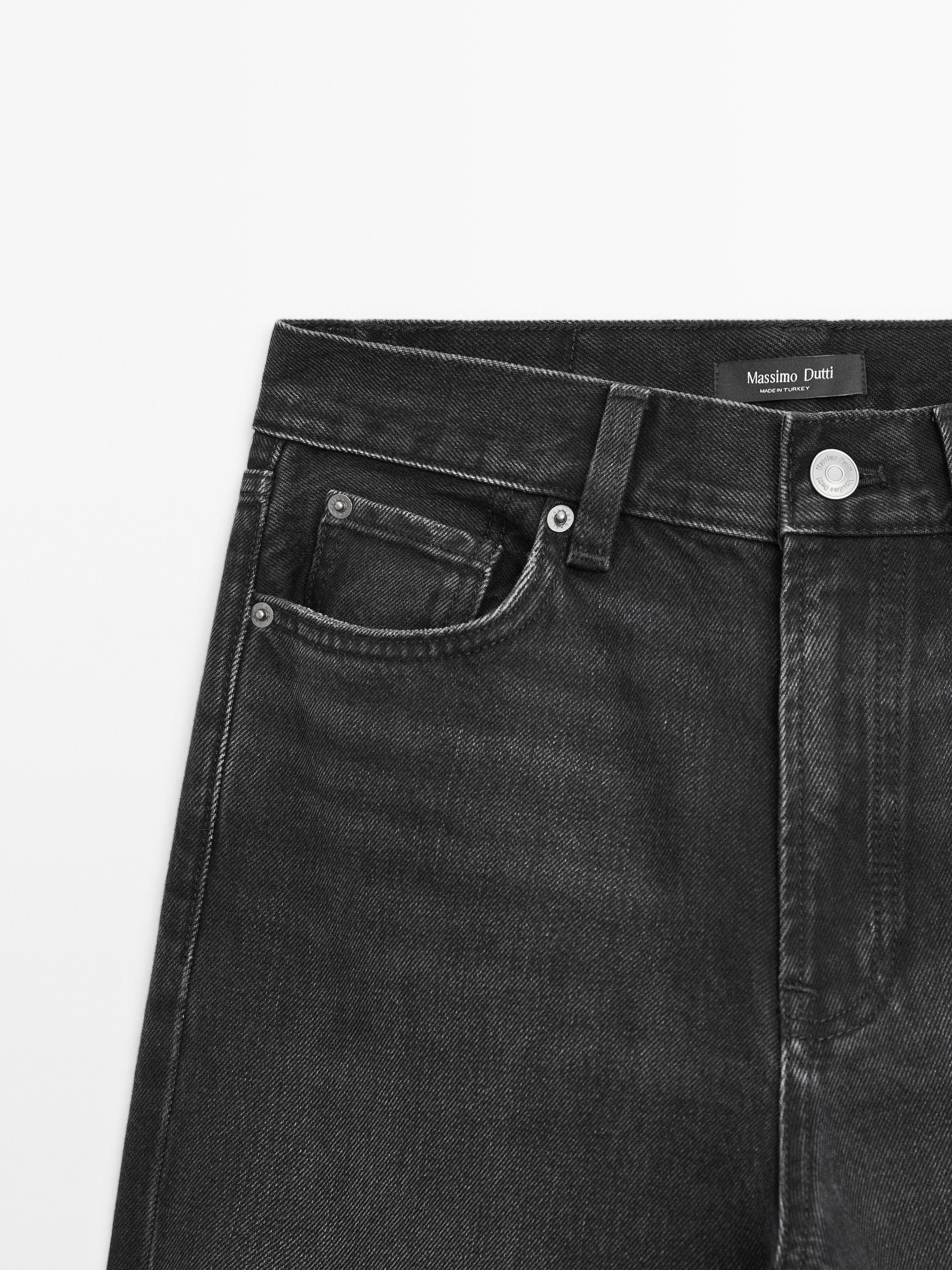 High-waisted straight jeans