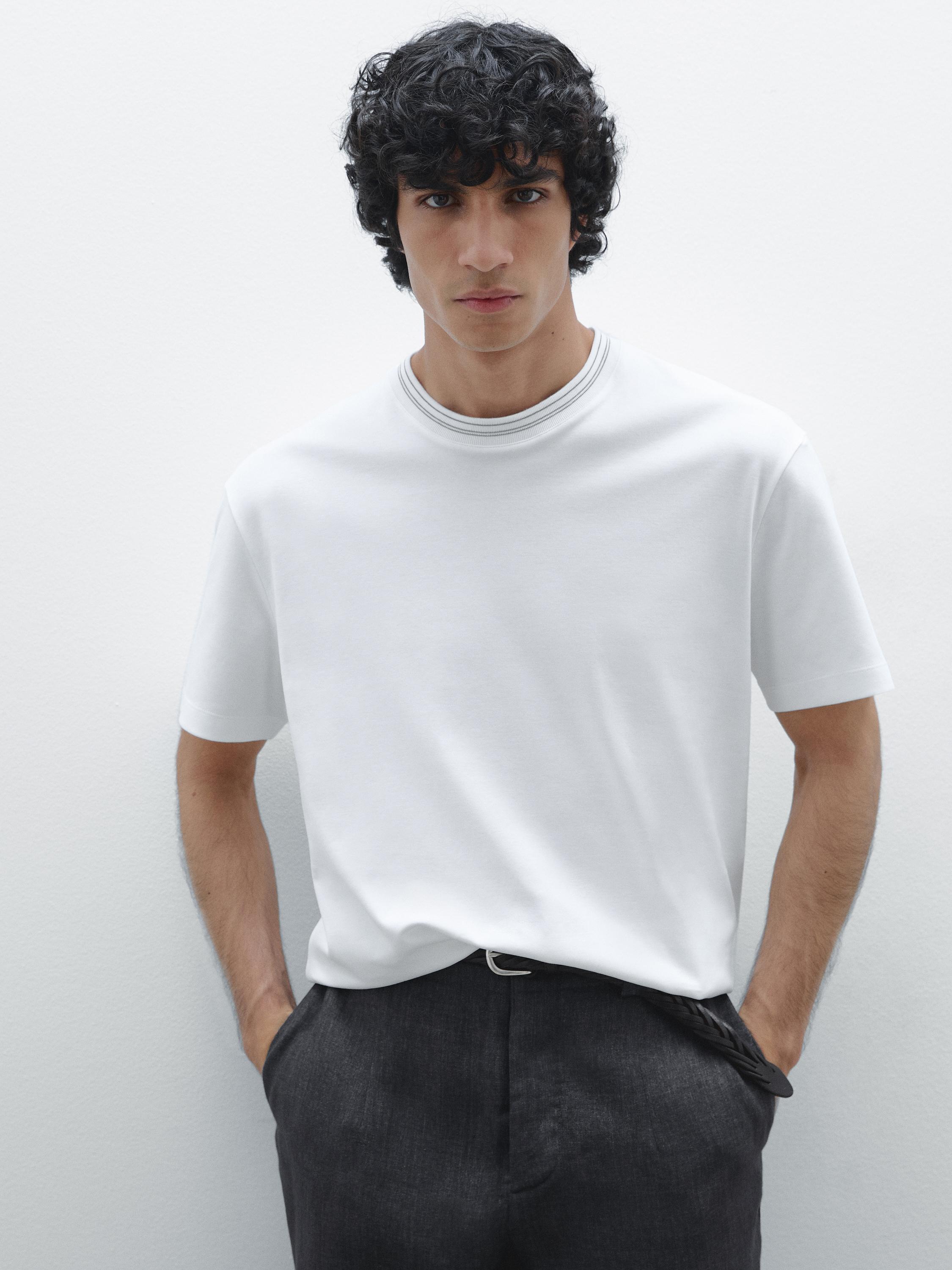 100% cotton T-shirt with neckline detail