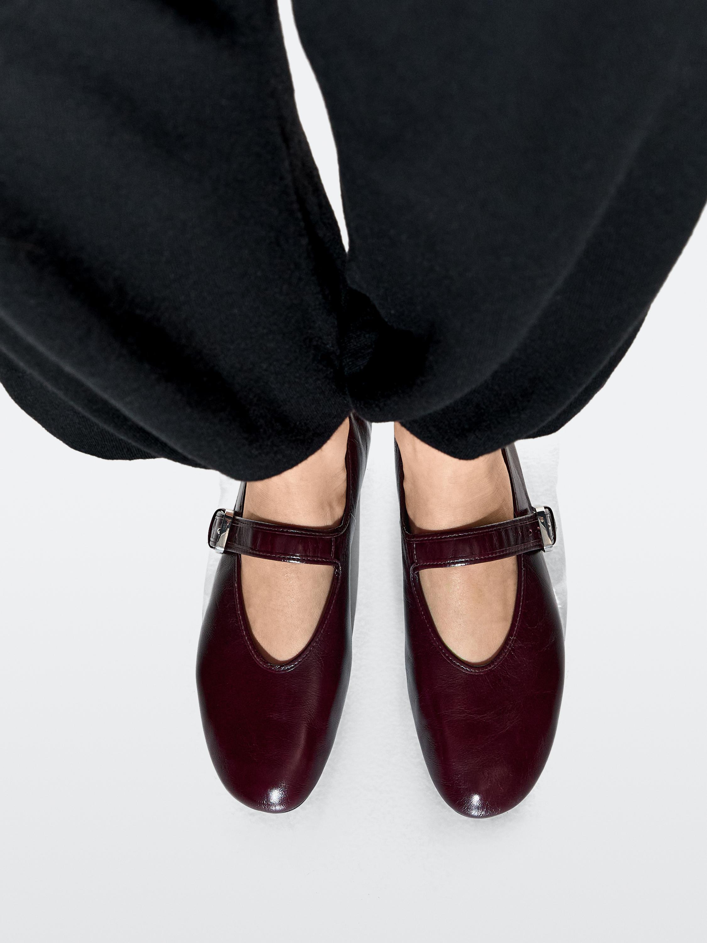 Crackled leather ballet flats · Burgundy · Balletâ Flats | Massimo