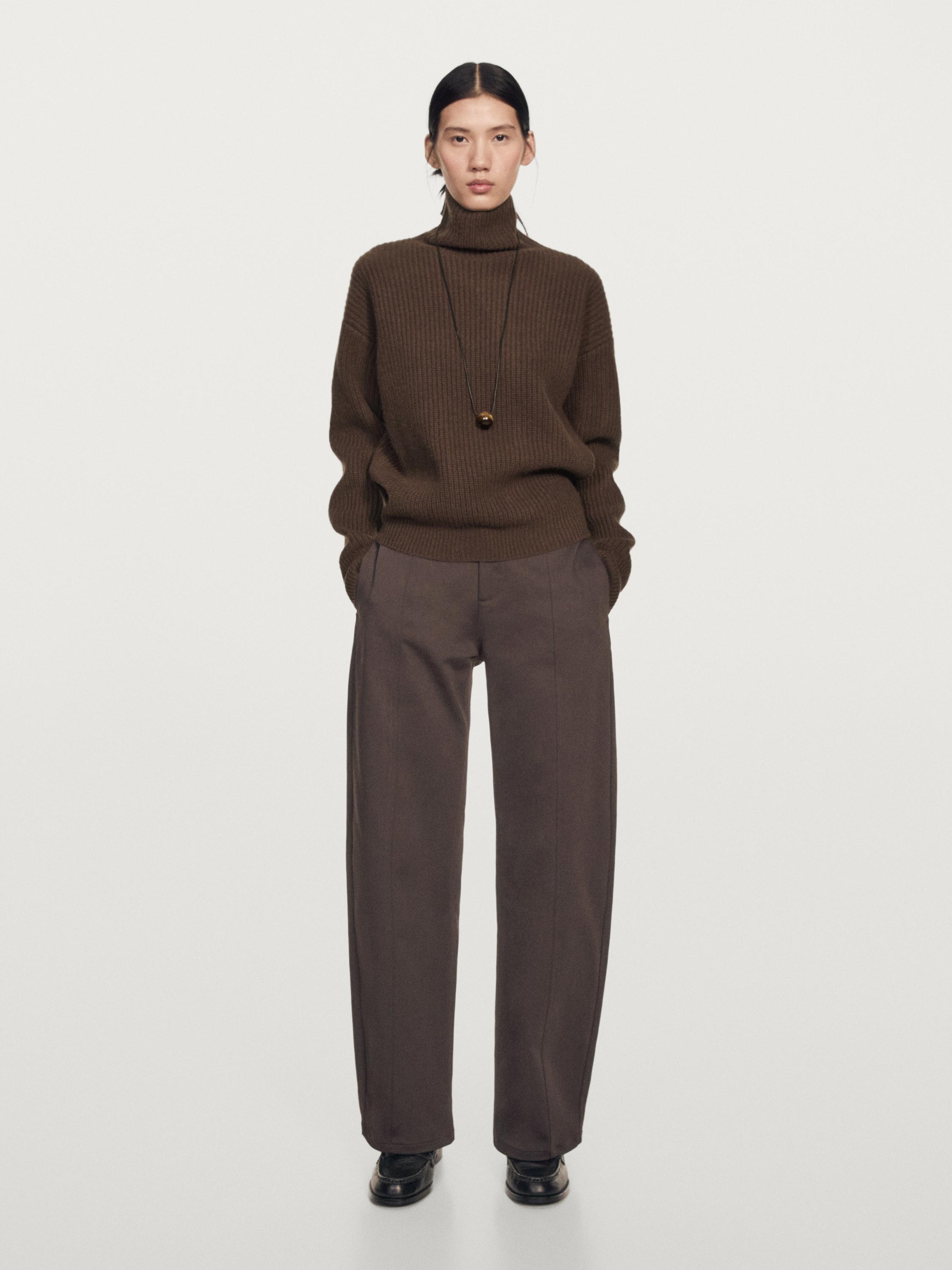 Mid-rise carrot fit trousers