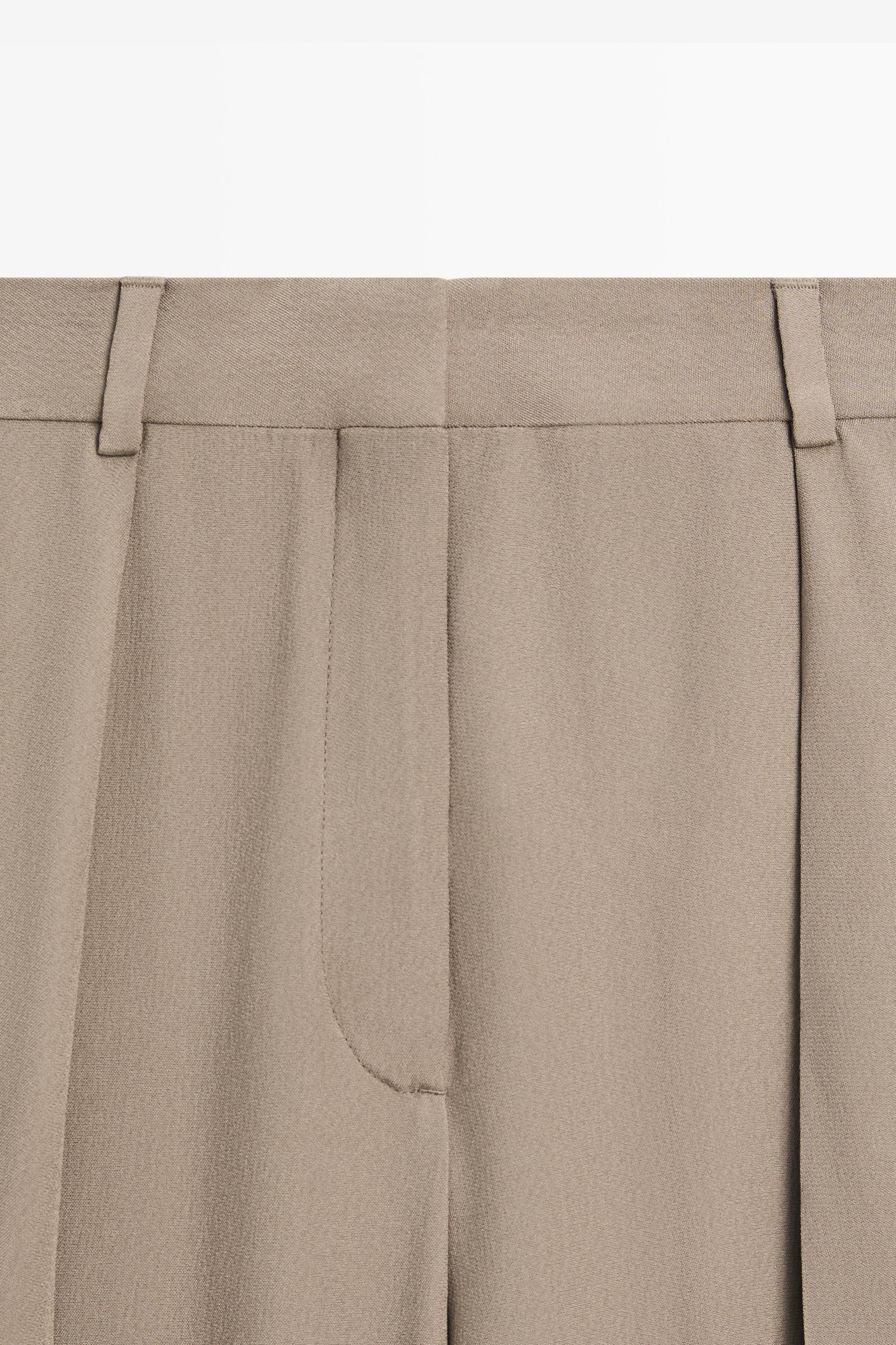 Long darted Bermuda shorts - STUDIO — STONE