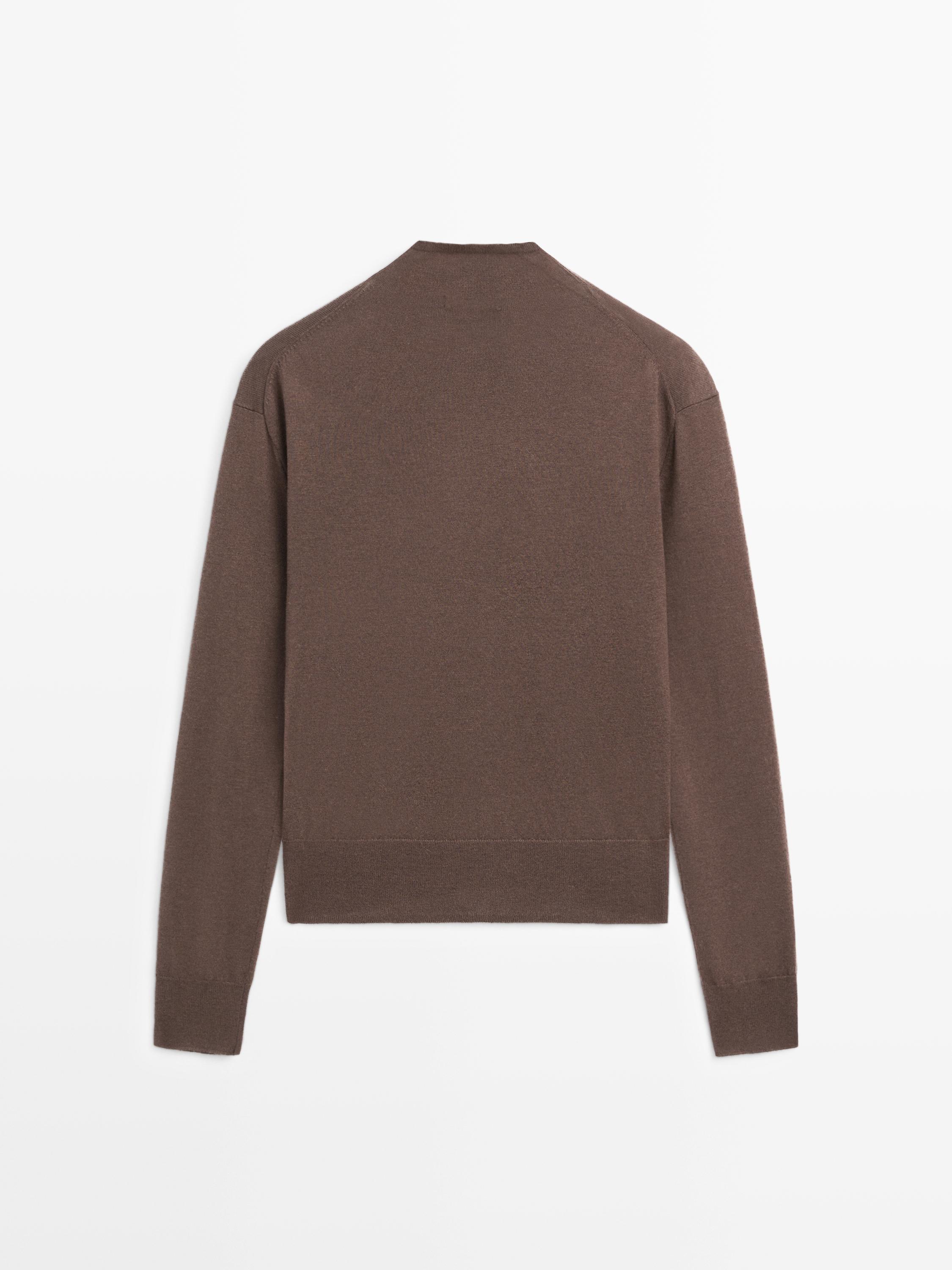 Buttoned mock turtleneck knit sweater — BROWN