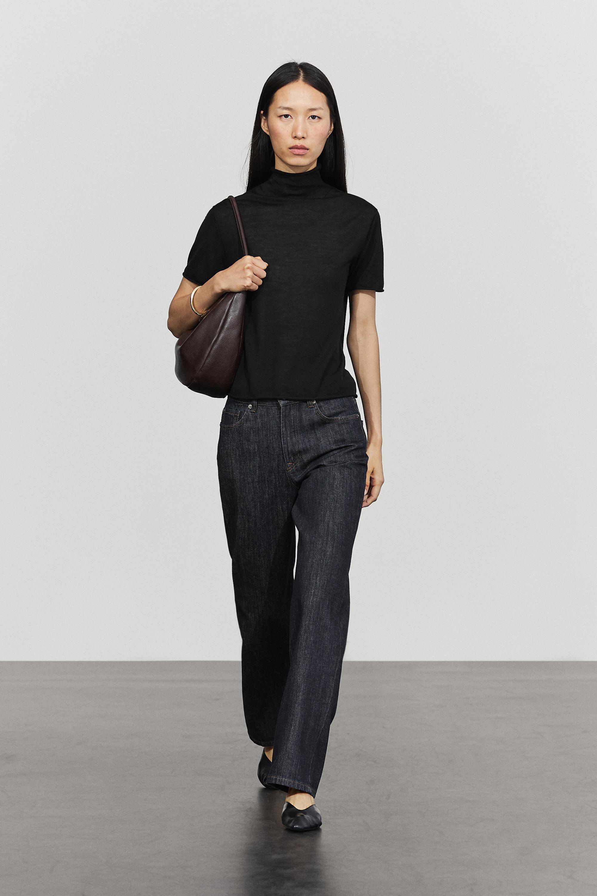 Short sleeve turtleneck knit sweater