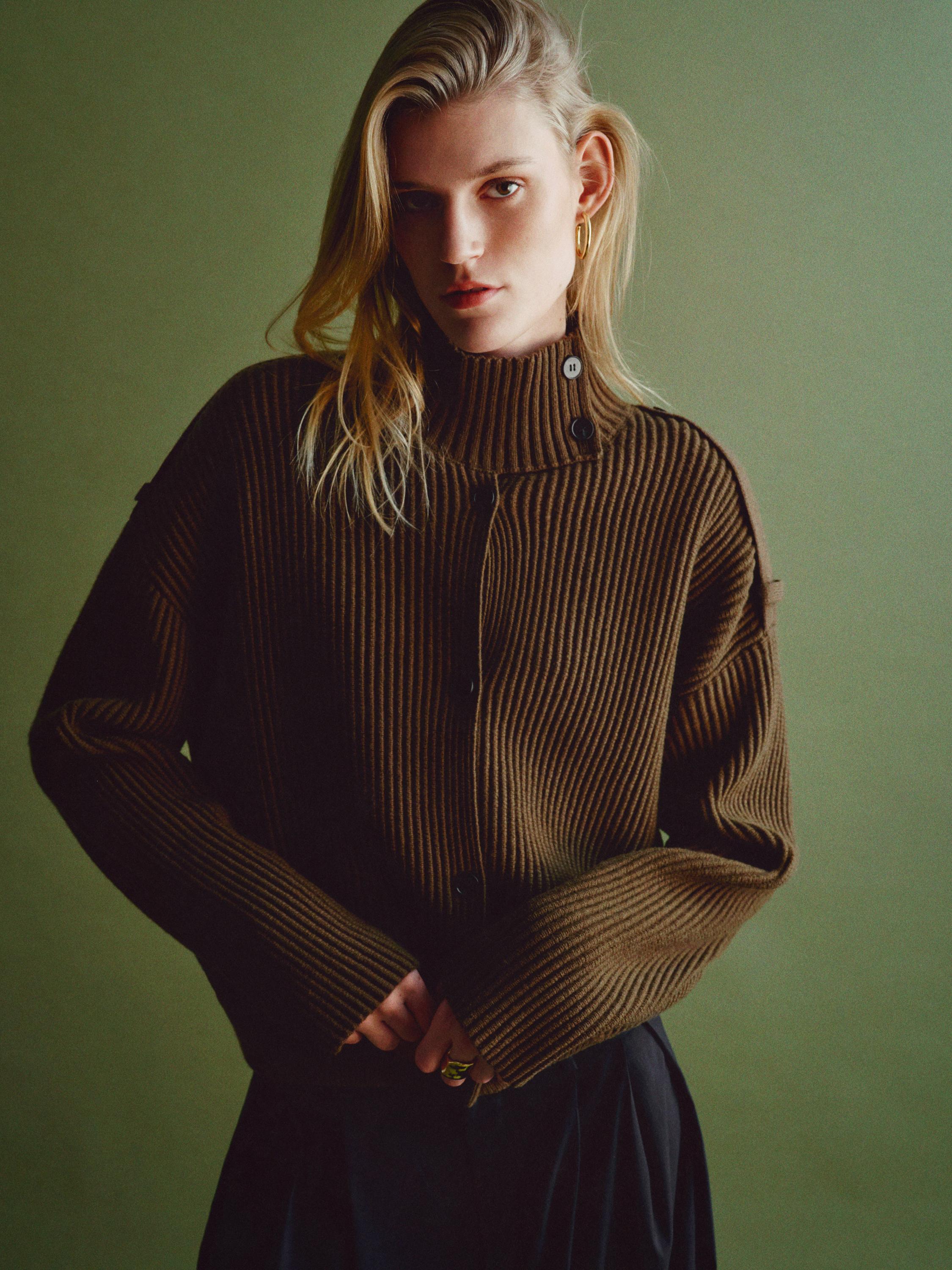 Wool knit cardigan with button details