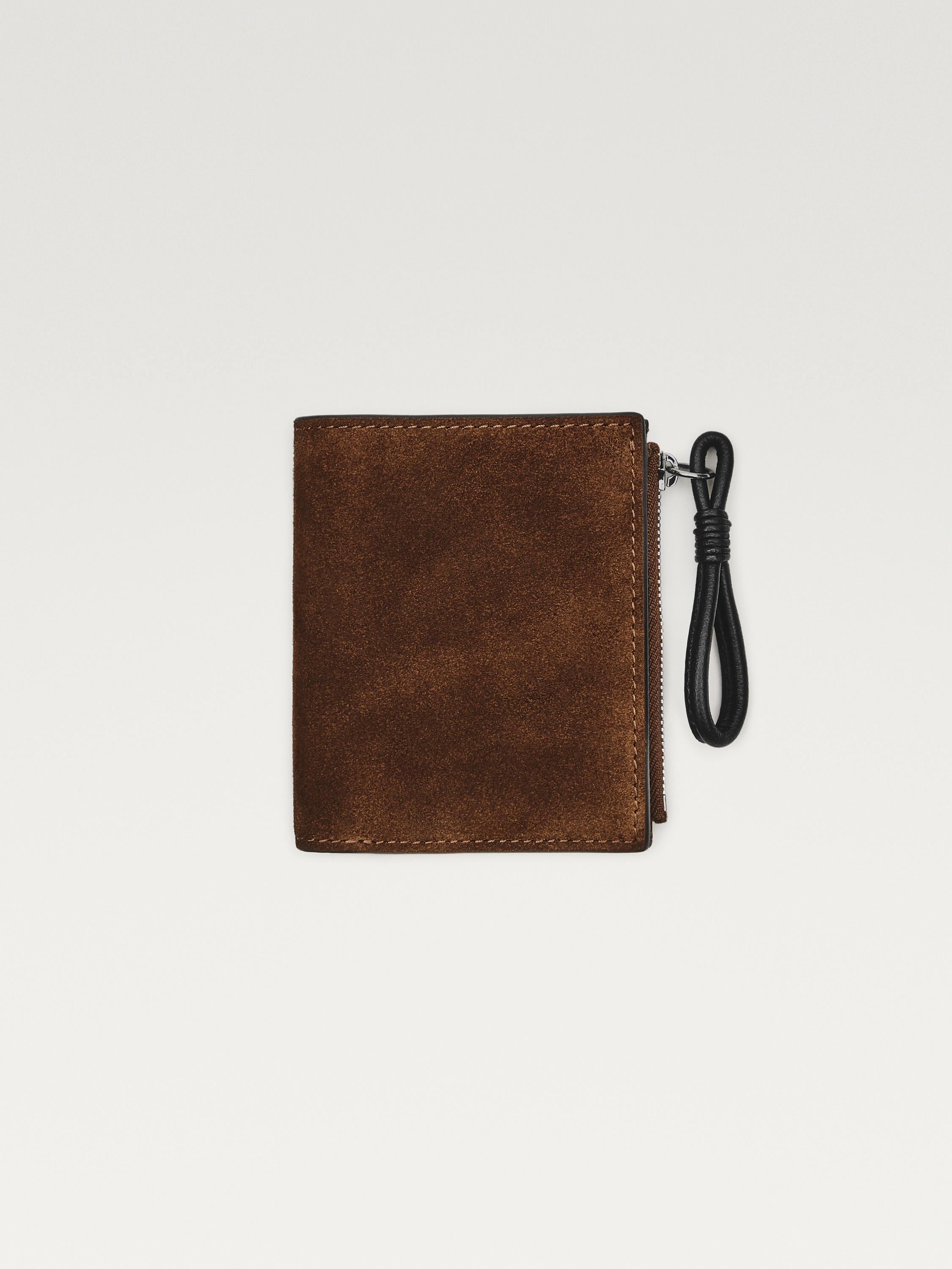 Cartera piel serraje detalle charm