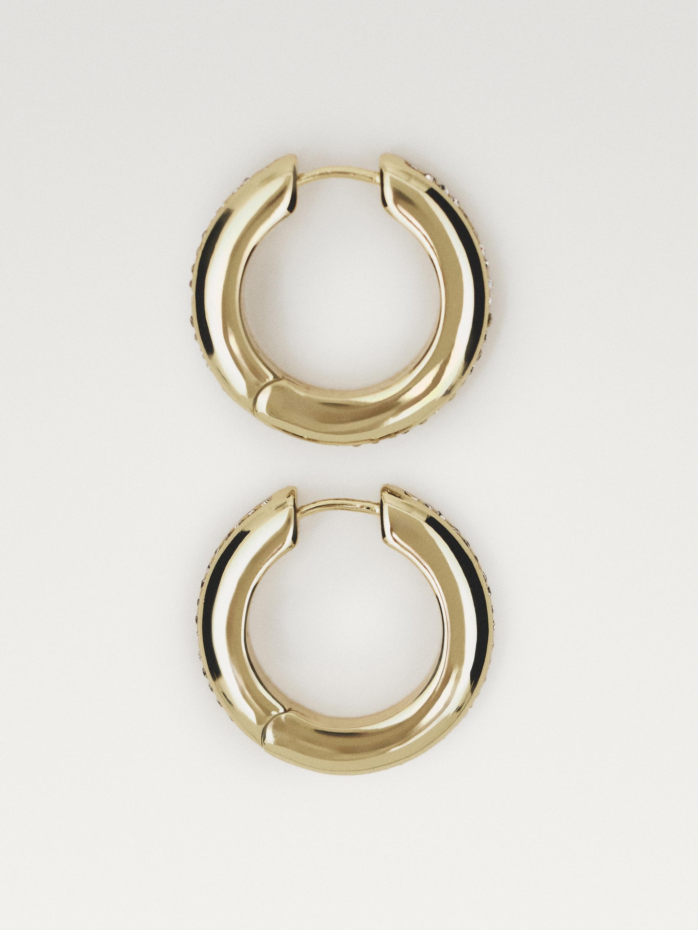 Boucles d’oreilles anneaux à strass