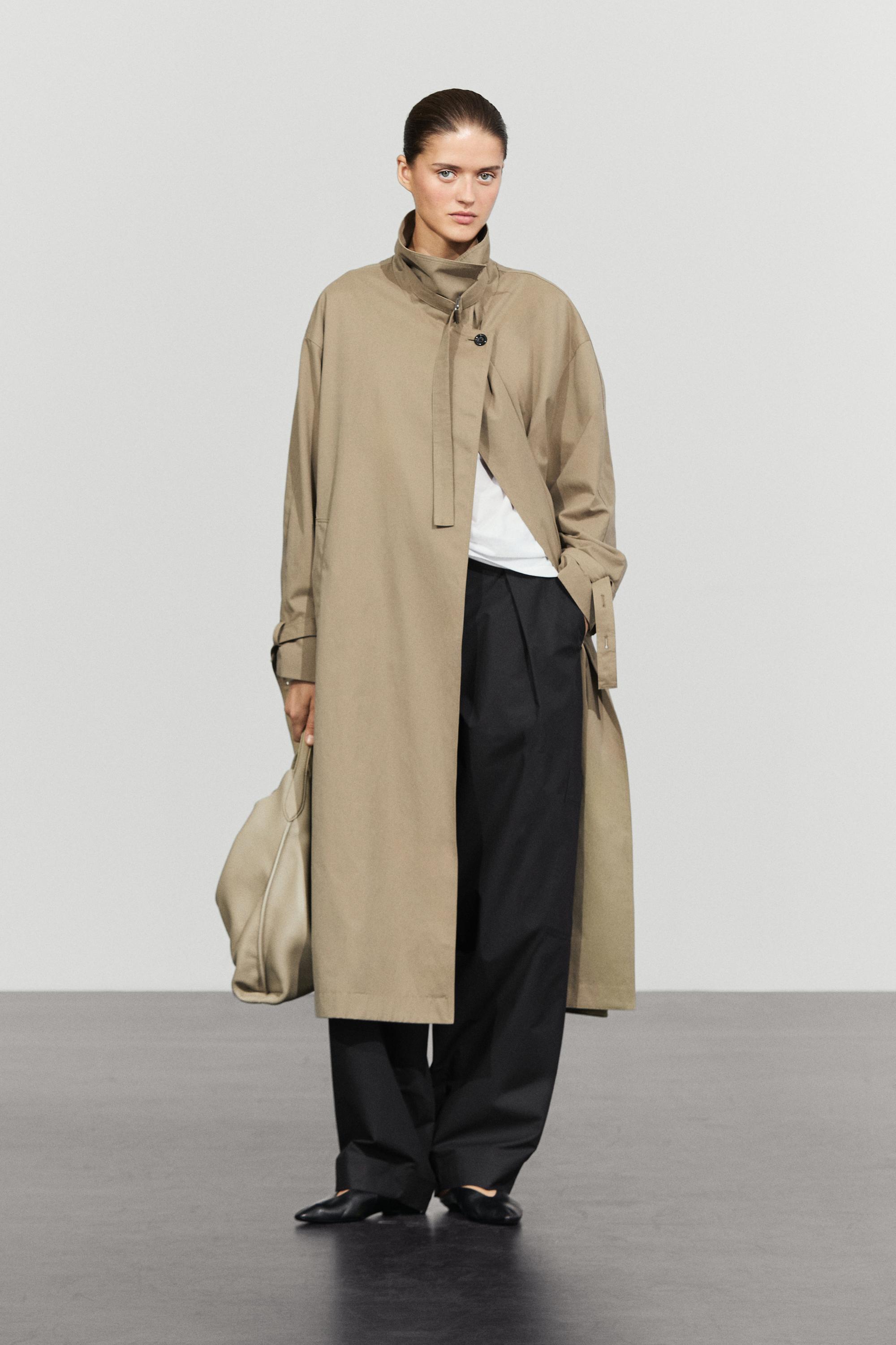 Long trench coat with buckle detail — Beige (alternate view)