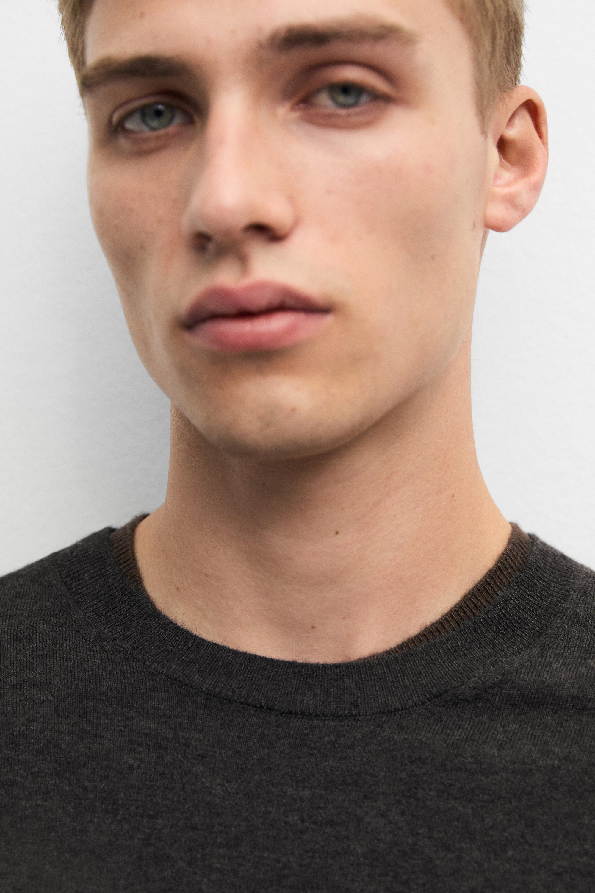 Knit 100% cashmere round neck sweater — CHARCOAL