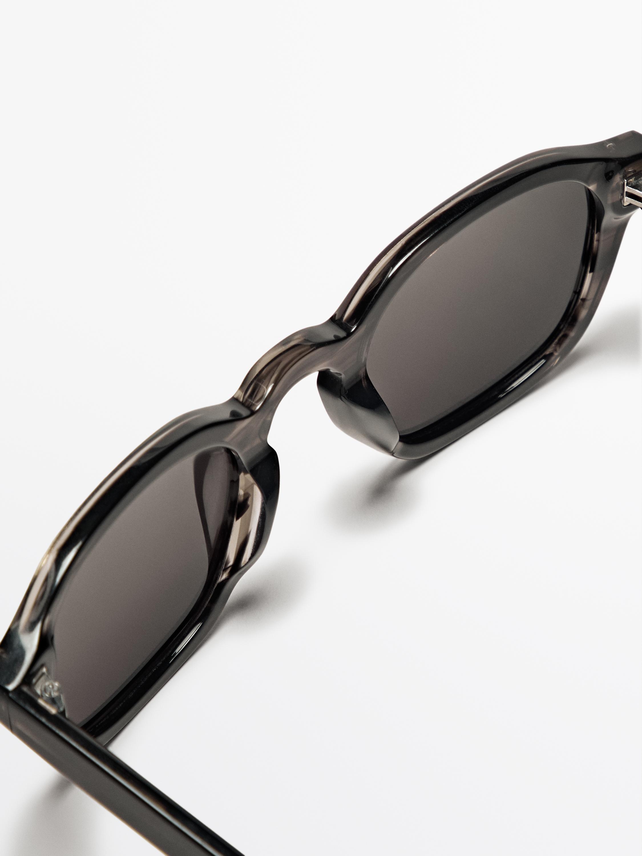 Round sunglasses