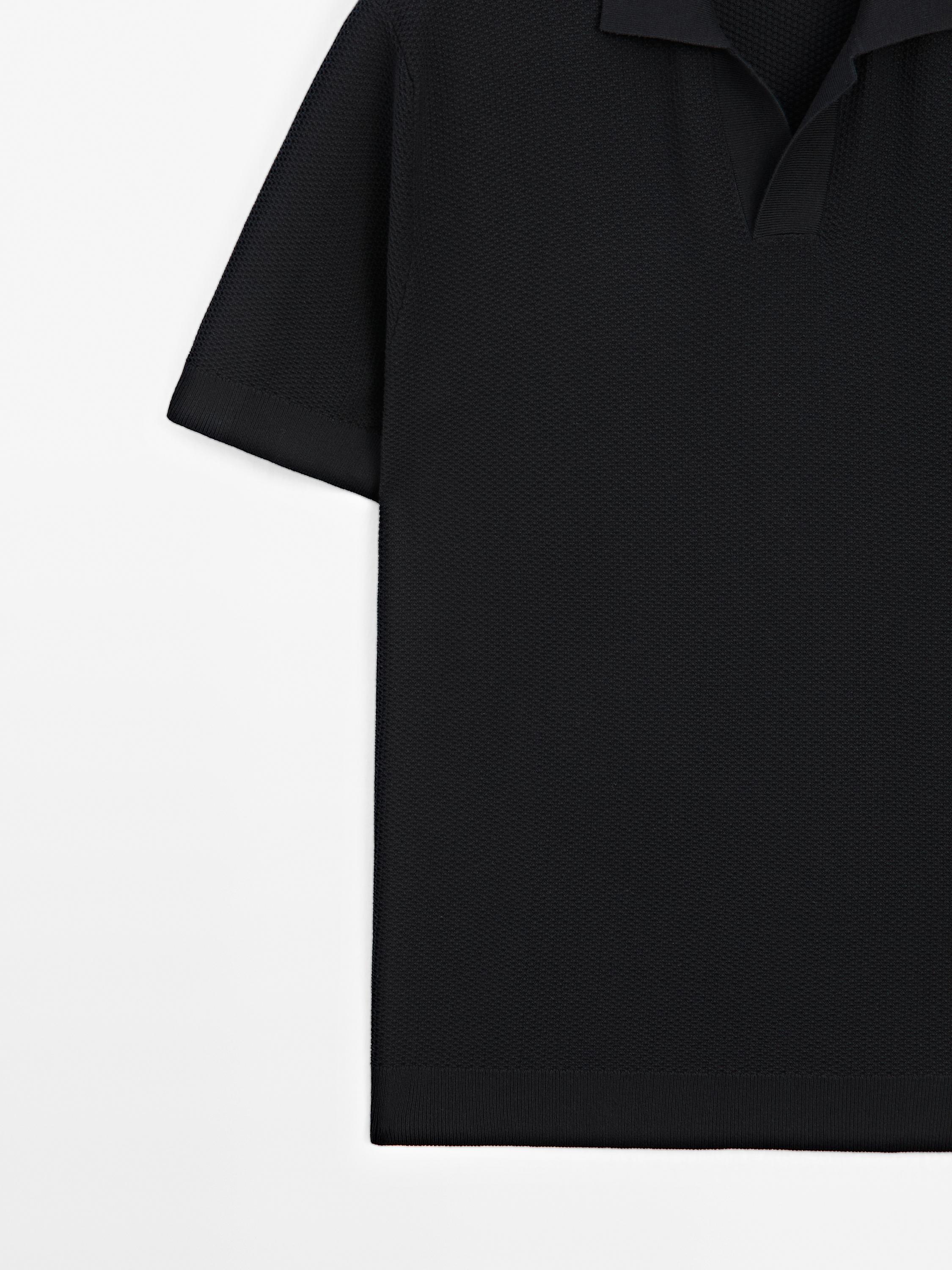 Textured knit short sleeve polo shirt