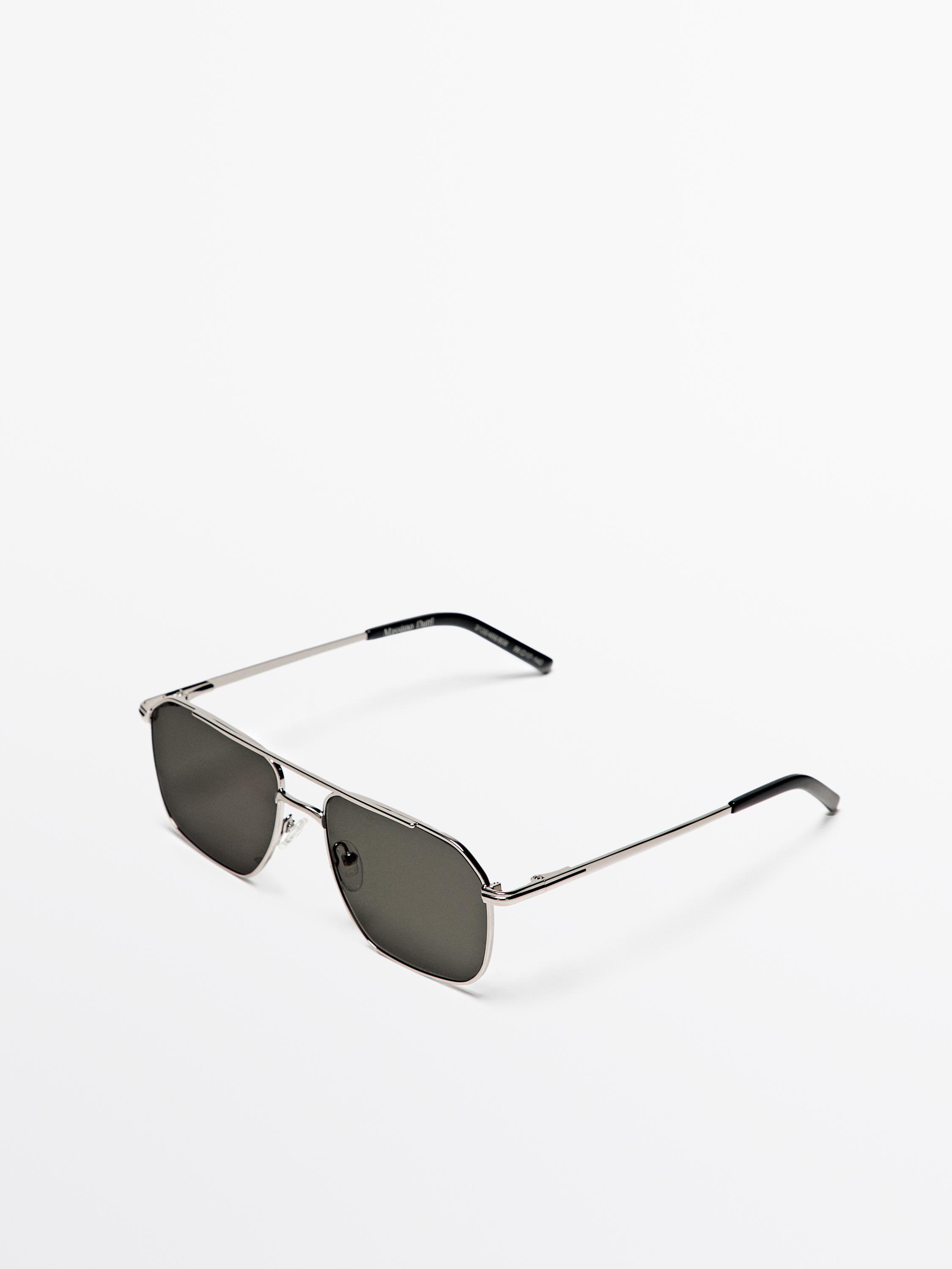 Metallic aviator sunglasses