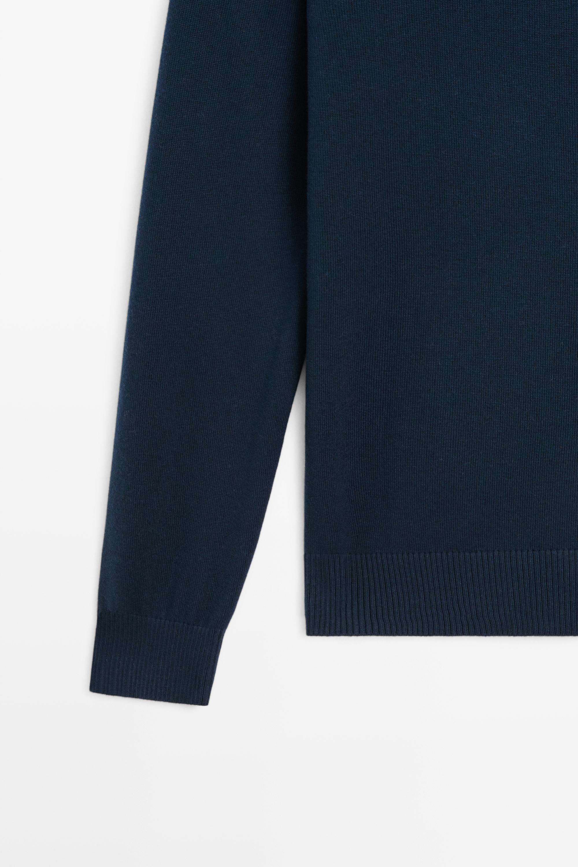 Cotton blend knit sweater — Dark blue