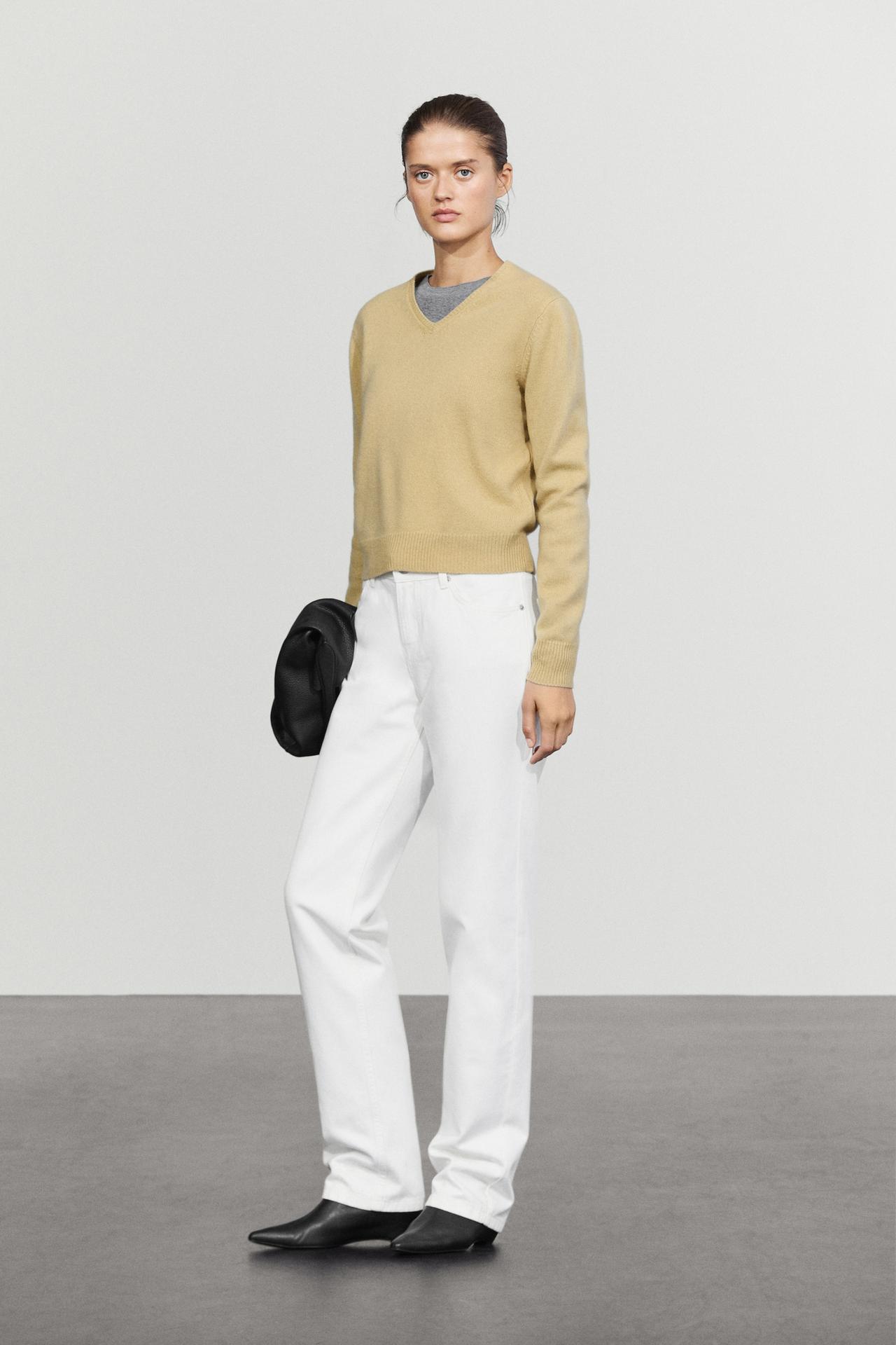 100% wool V-neck knit sweater — OLIVE
