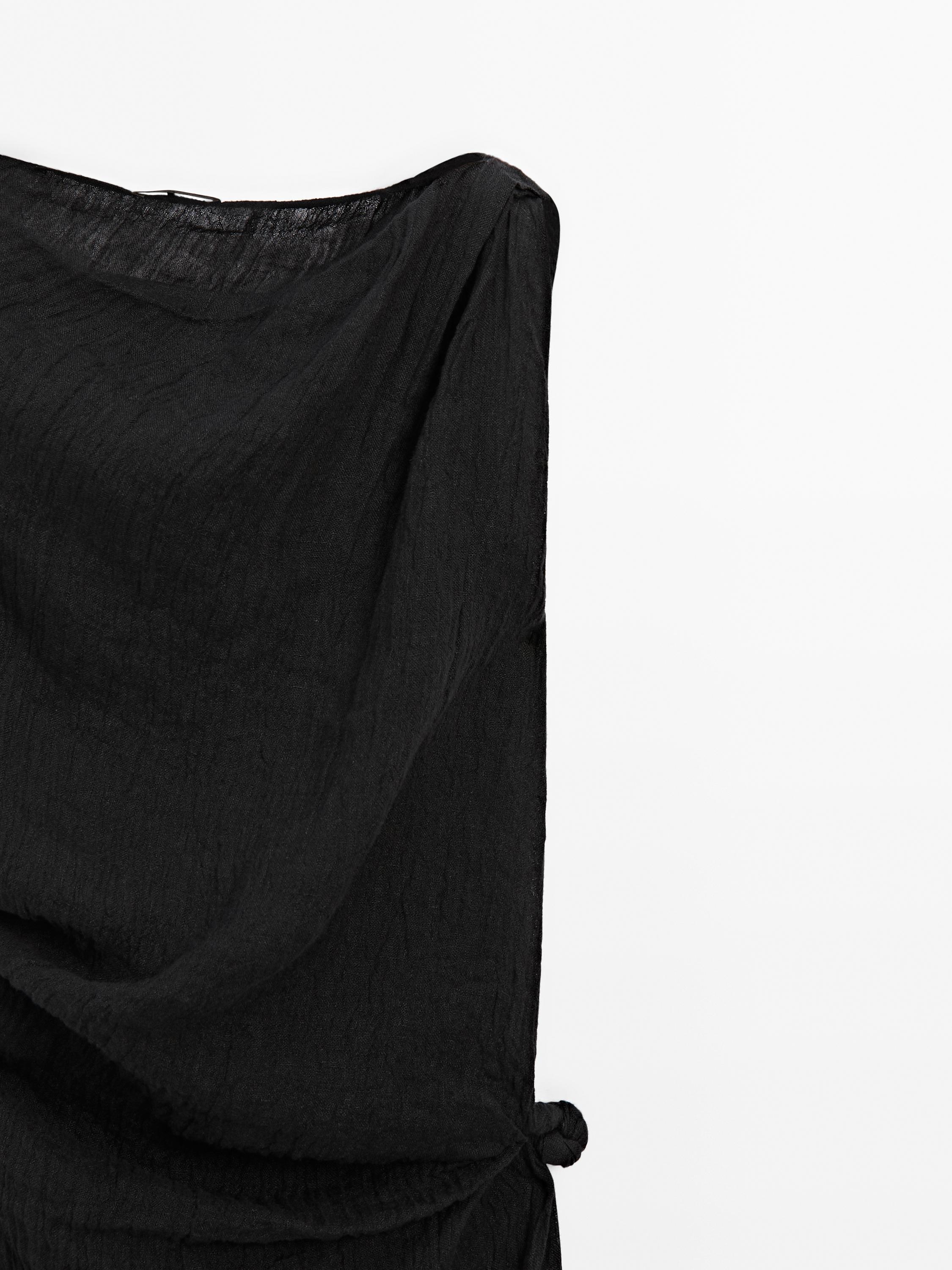 Robe midi en lin à encolure asymétrique