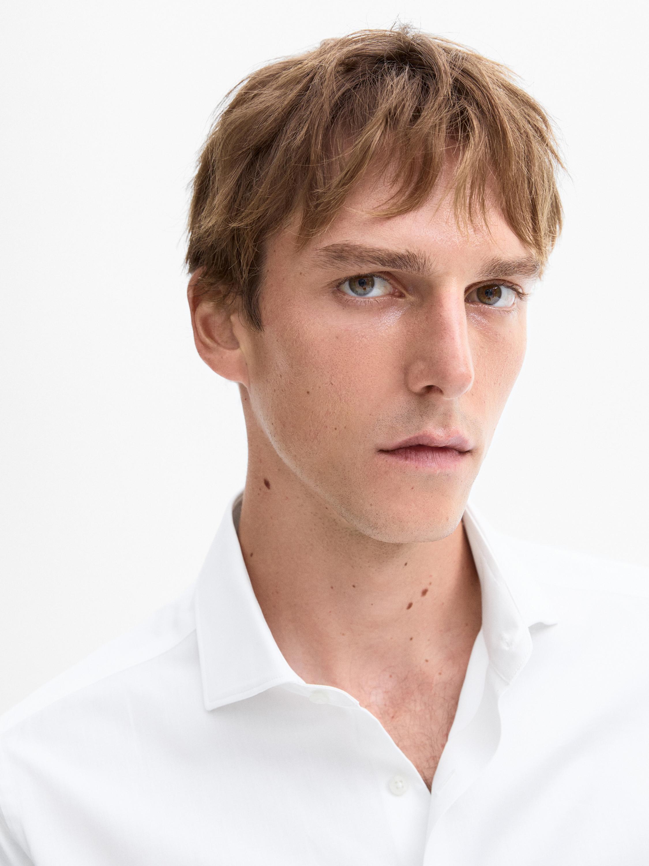 Pamučna košulja slim kroja sa manžetnama sa dugmićima