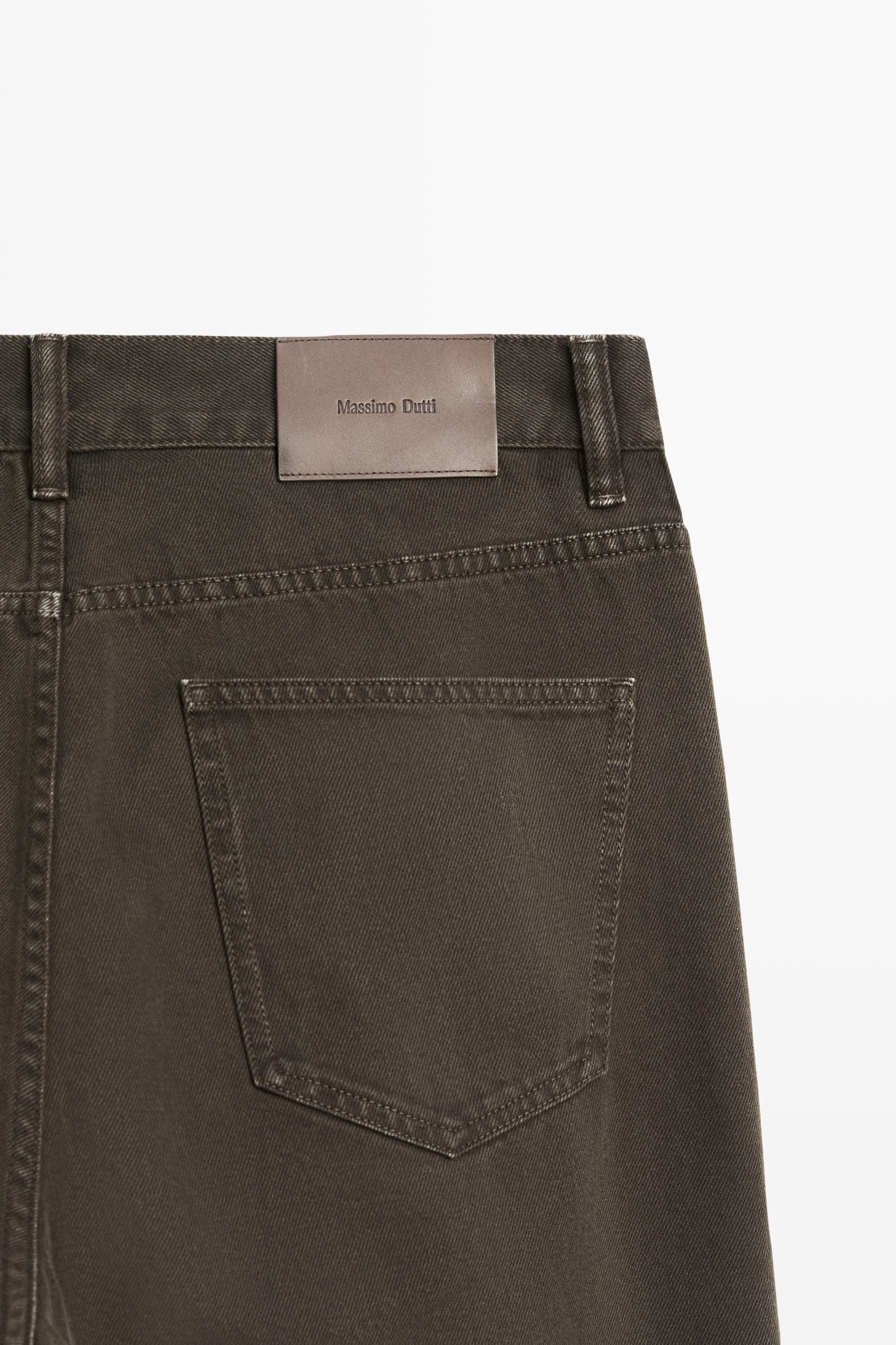 Tapered fit jeans — Chocolate