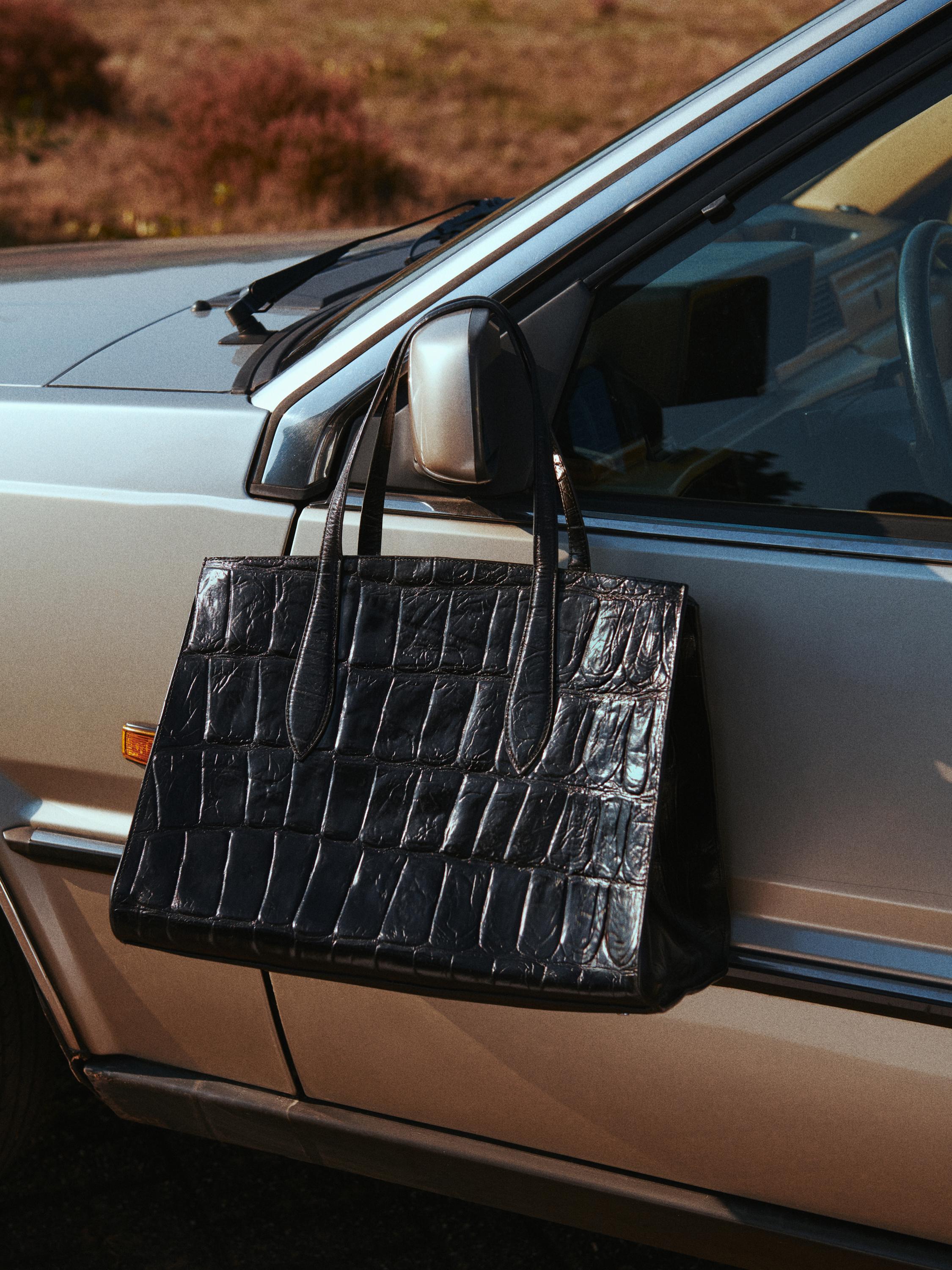 Maxi nappa leather MD ICON bag