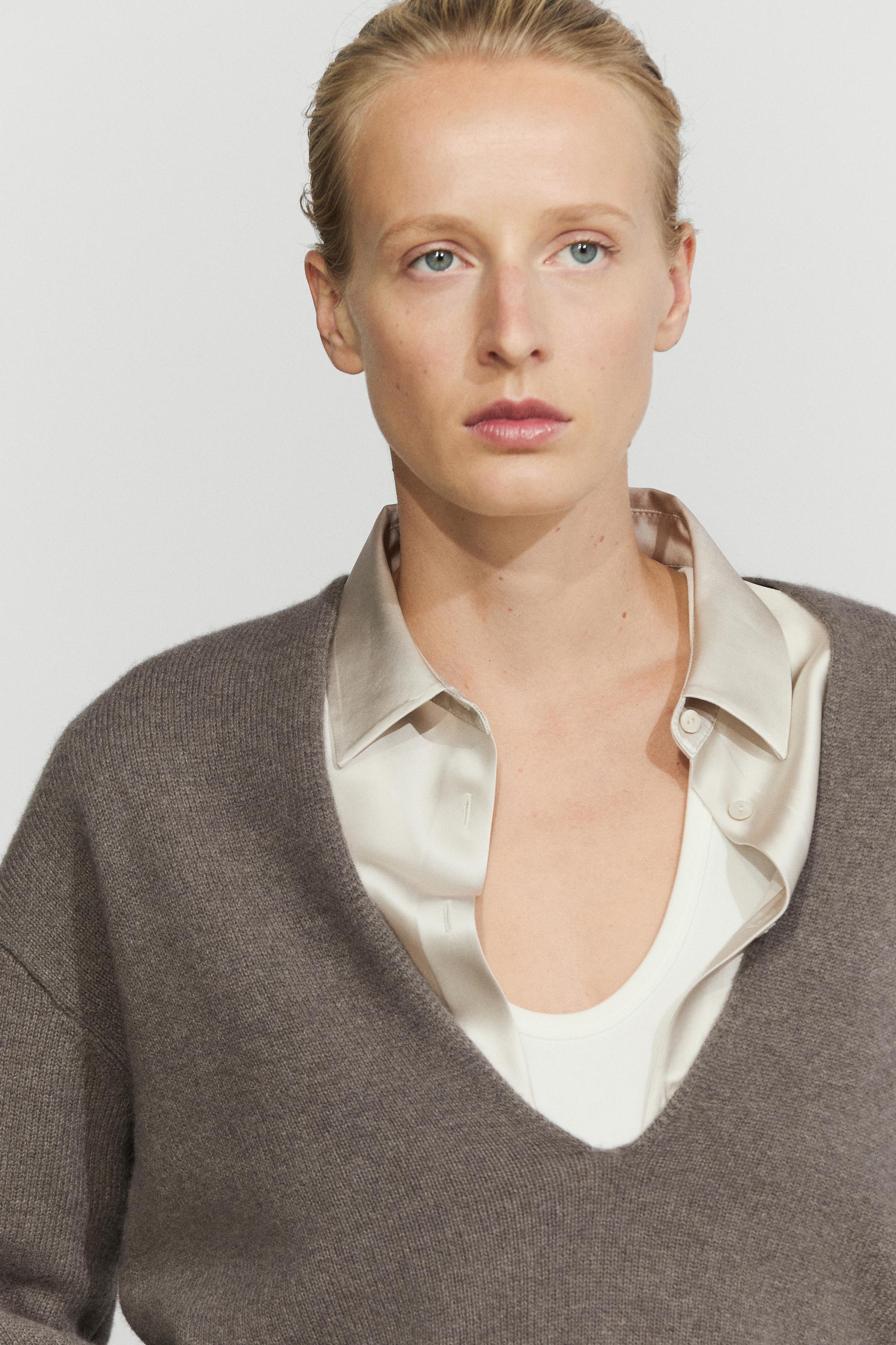 Long-line knit sweater with neckline detail — TAUPE GREY