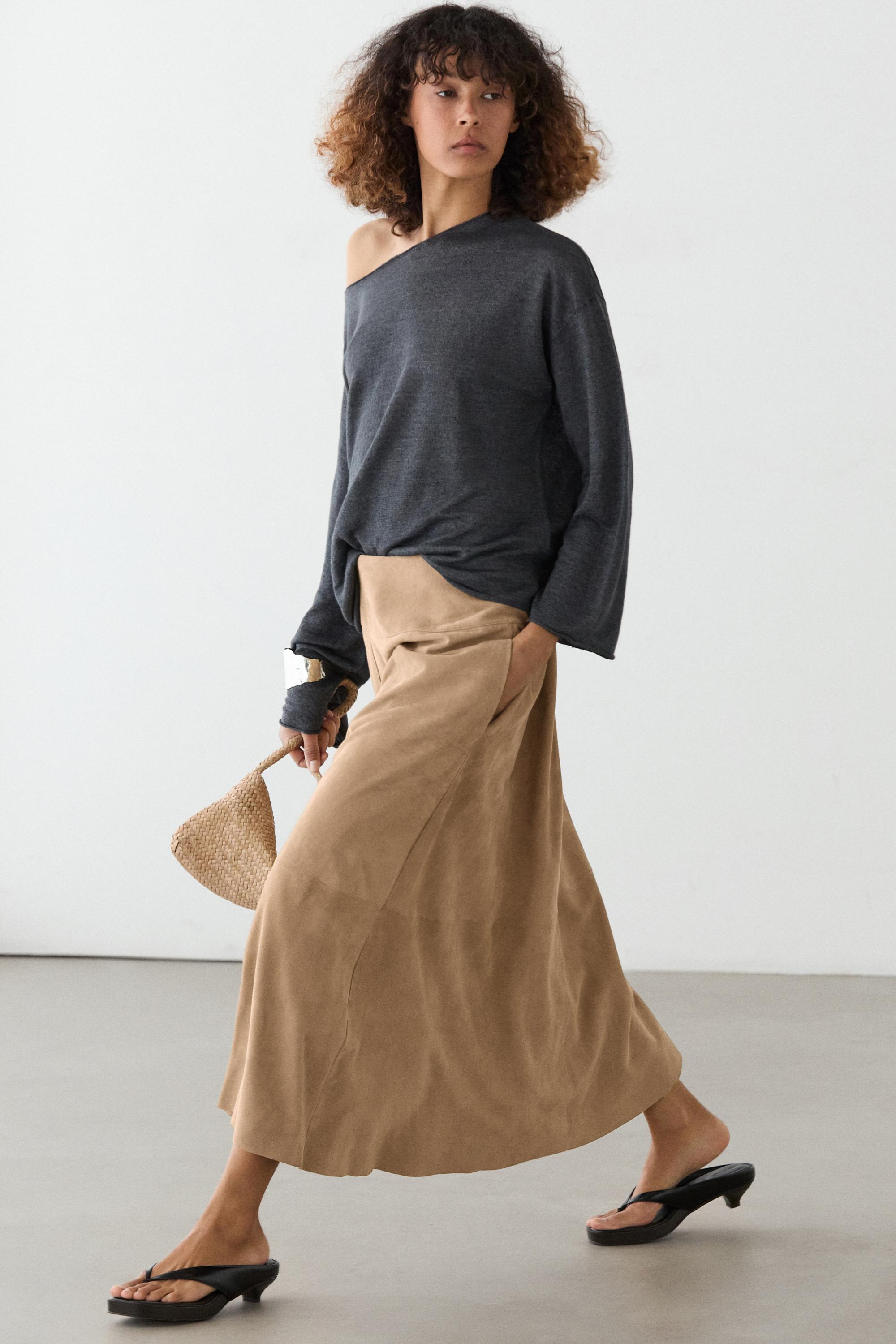 Jupe midi évasée en cuir et daim avec ceinture