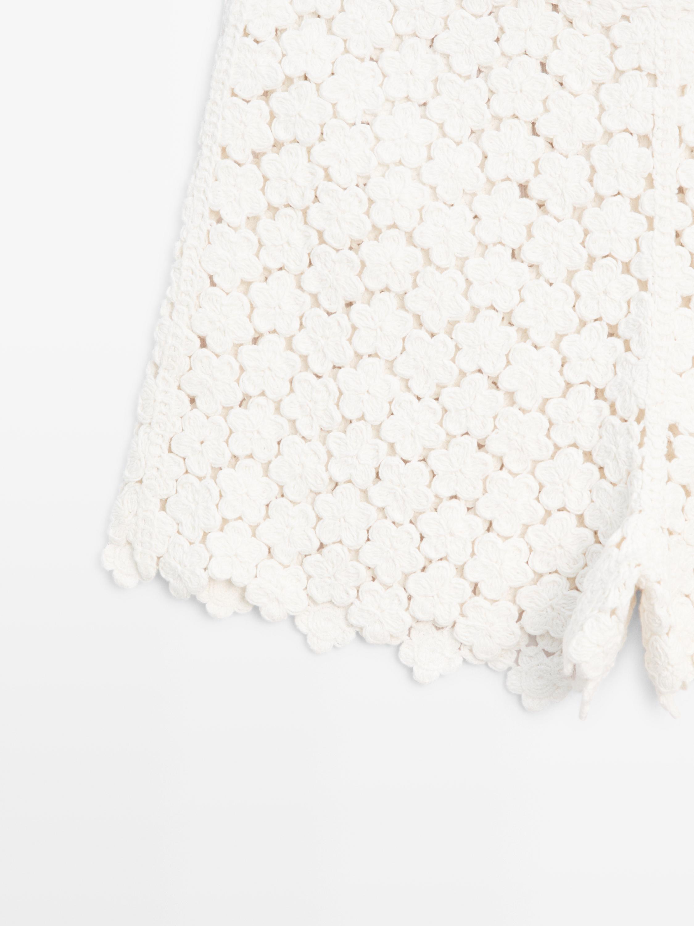 Crochet shorts with floral details — CREAM