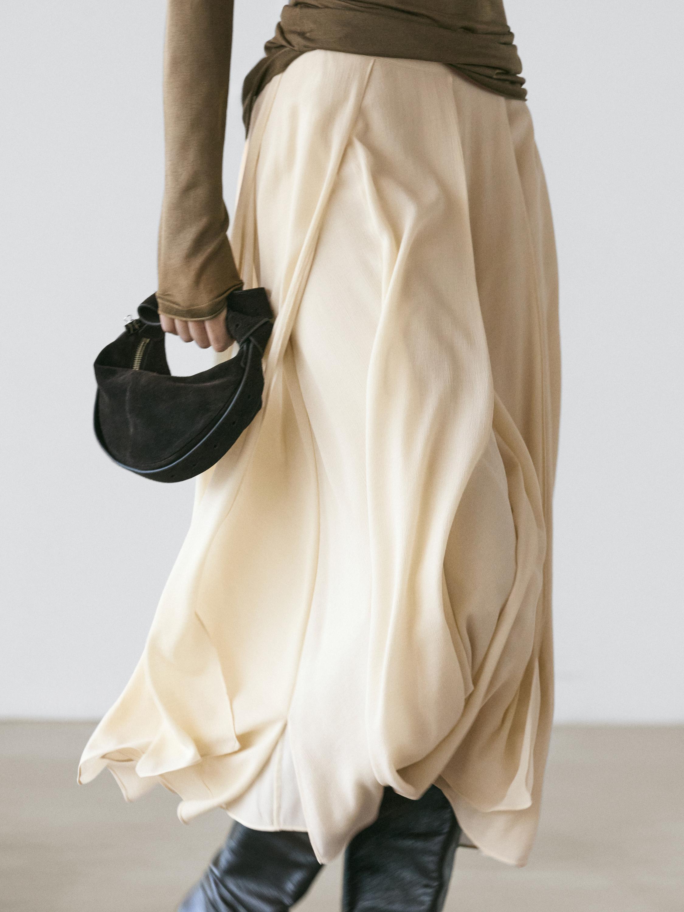 Gonna midi morbida con volant