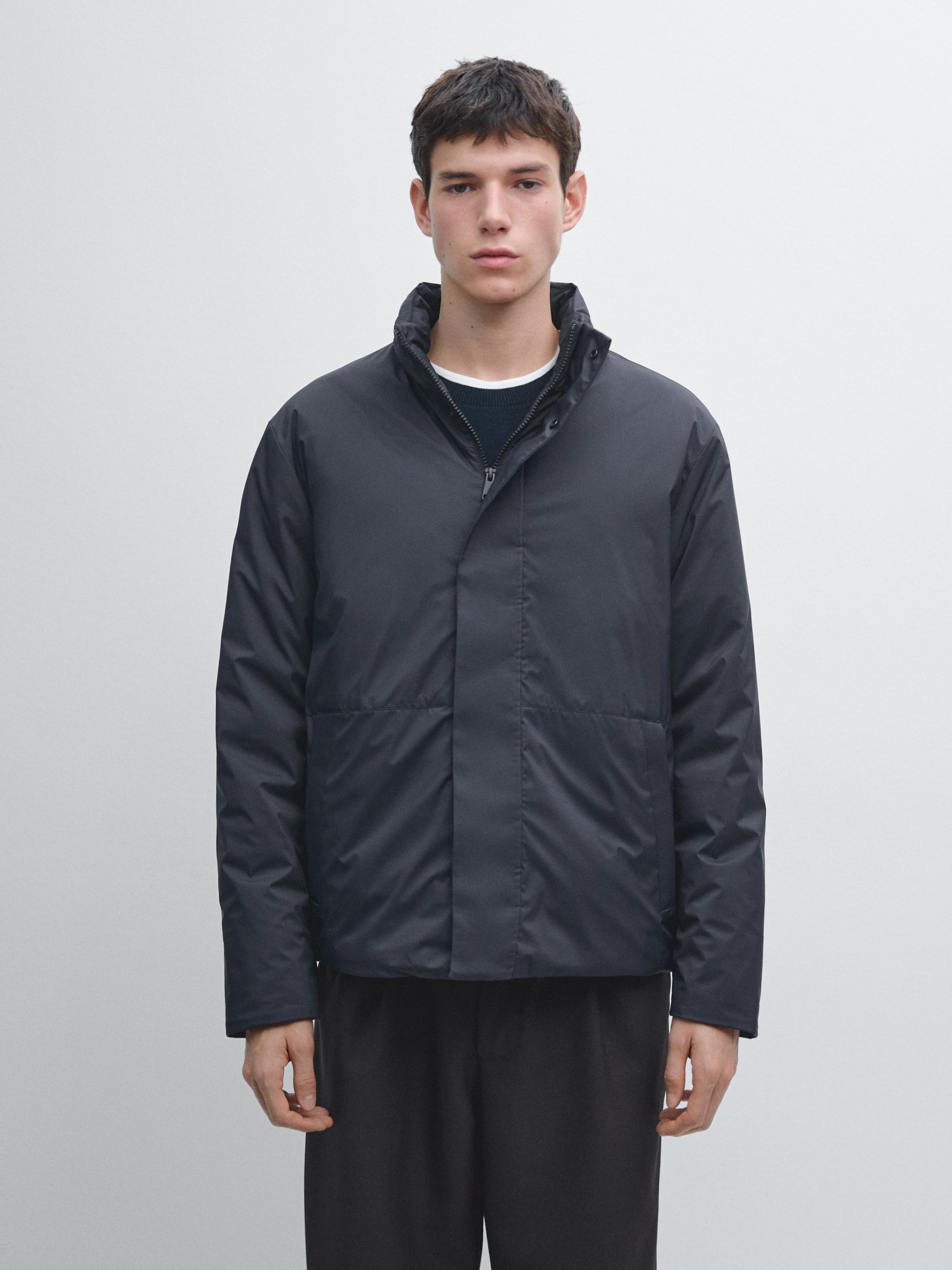 Short water-repellent puffer jacket