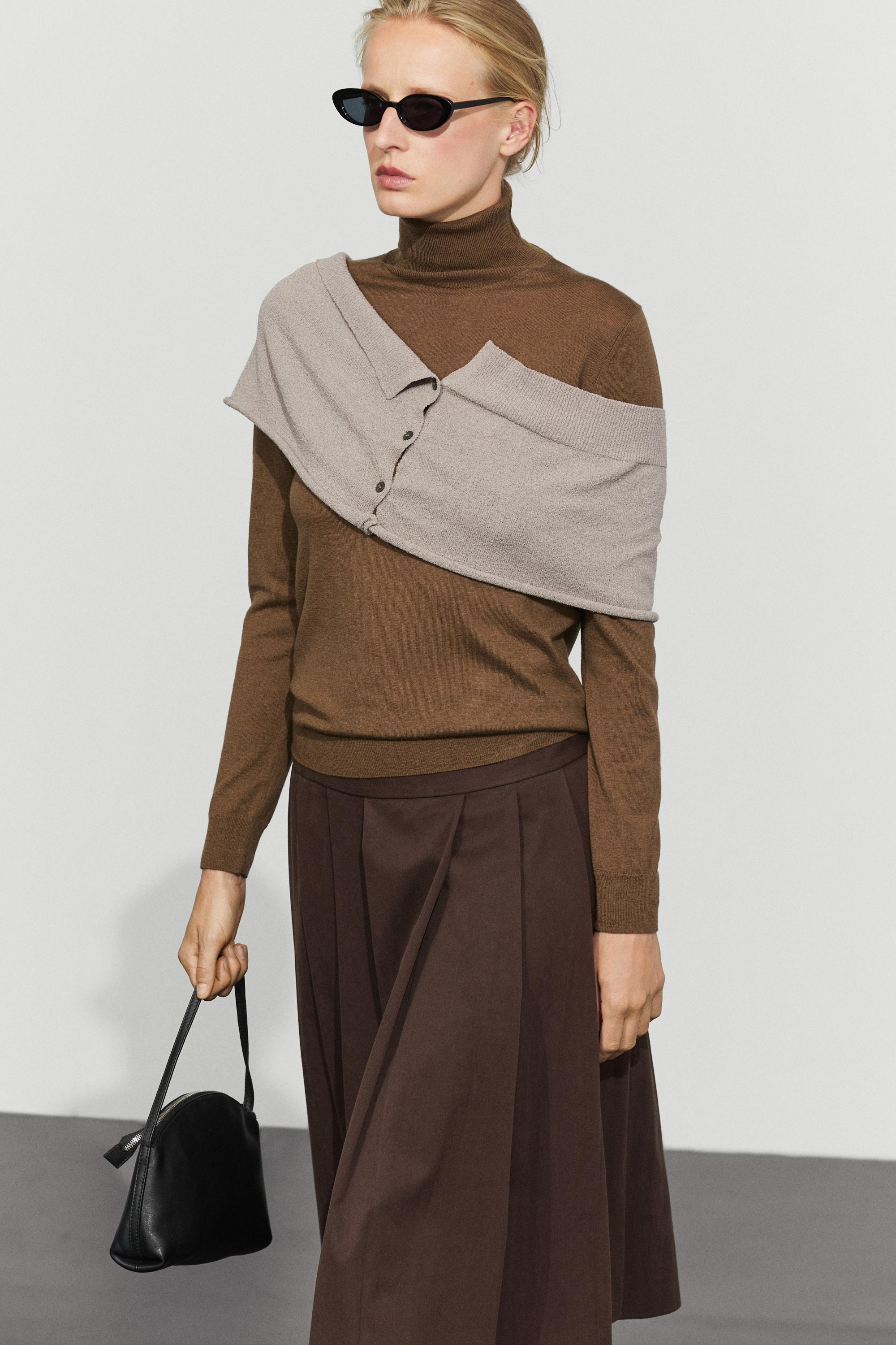 Wool-blend turtleneck knit sweater — TOFFEE