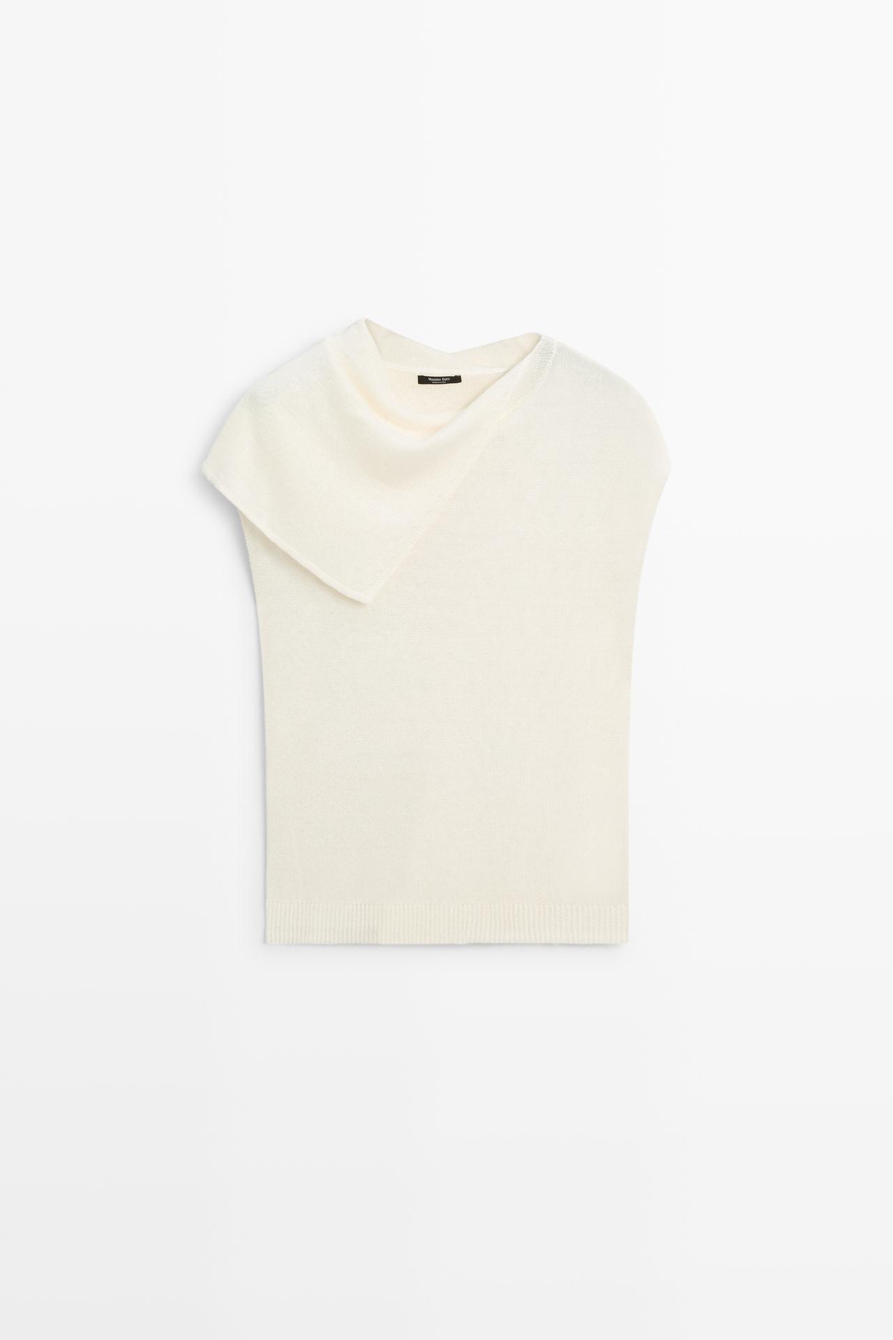 Flowing top with asymmetric neckline — Off white