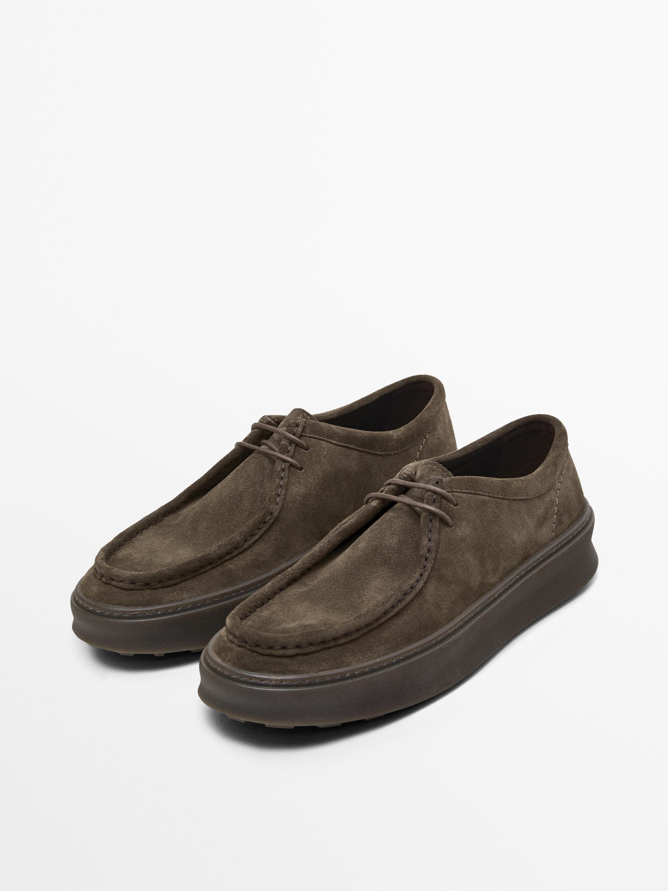 Leather shoes with moc toe