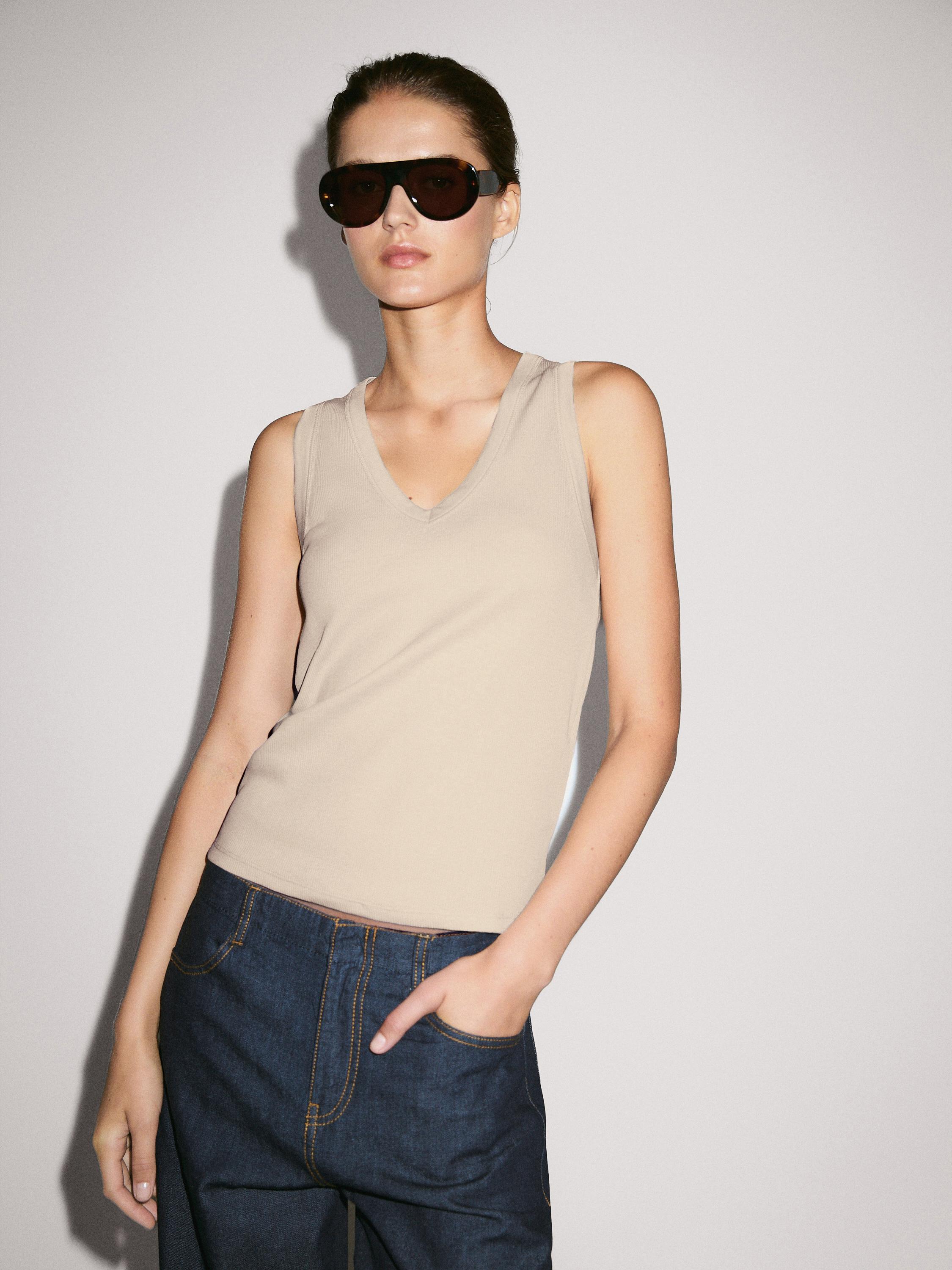 Ribbed V-neck T-shirt
