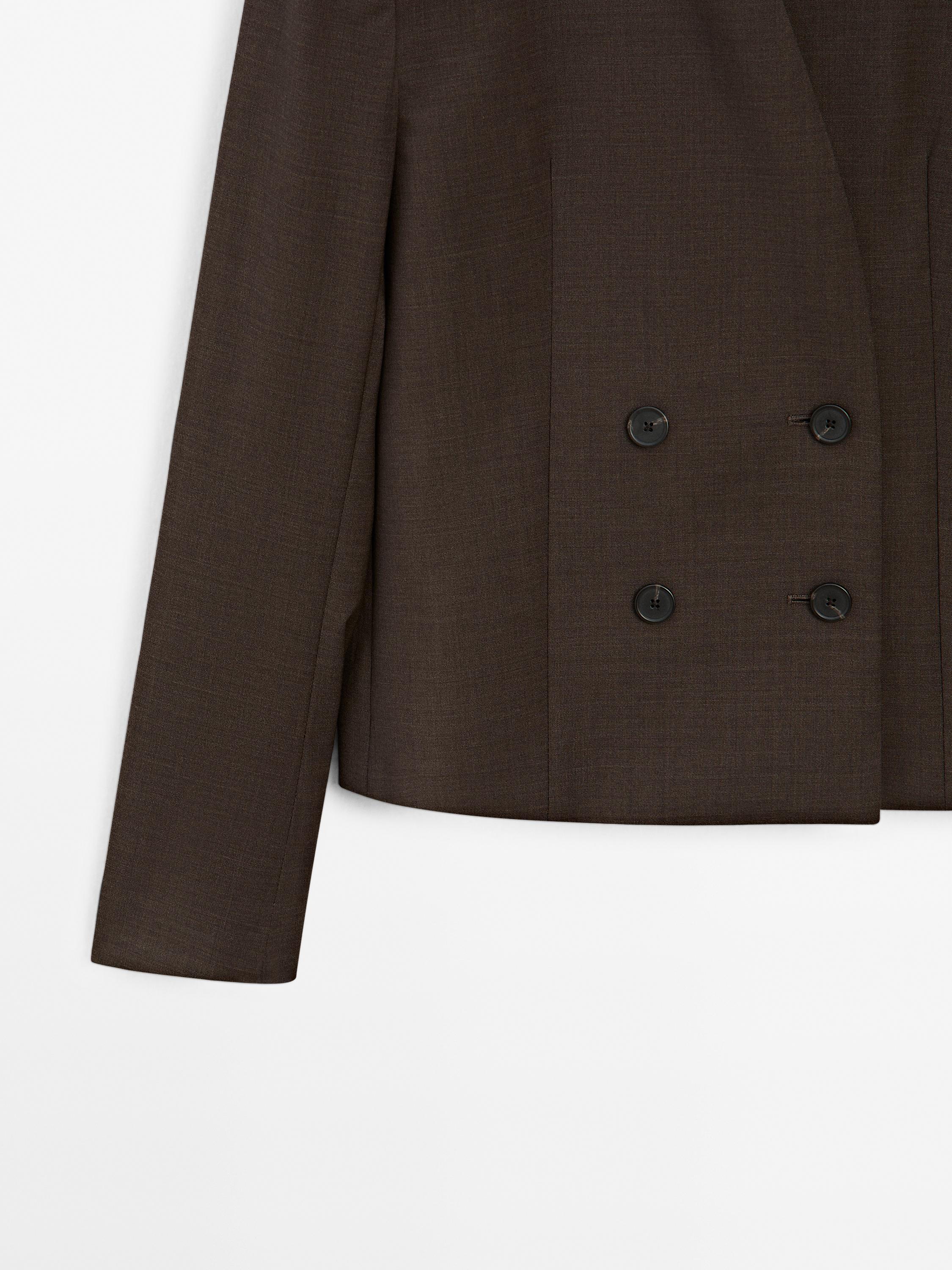 Krótka dwurzędowa marynarka − Studio