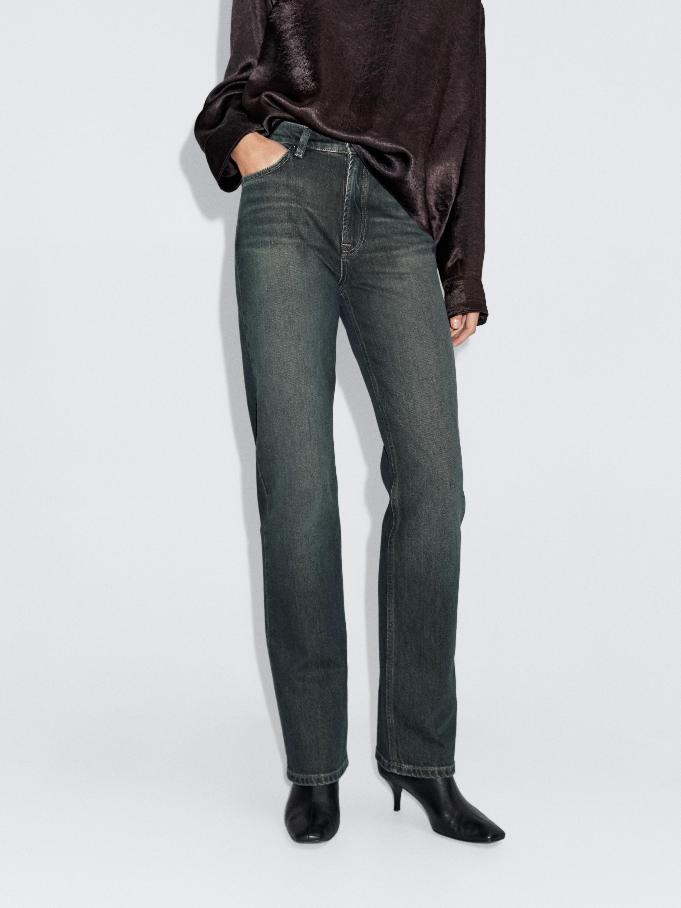 High-waist straight-leg comfort jeans