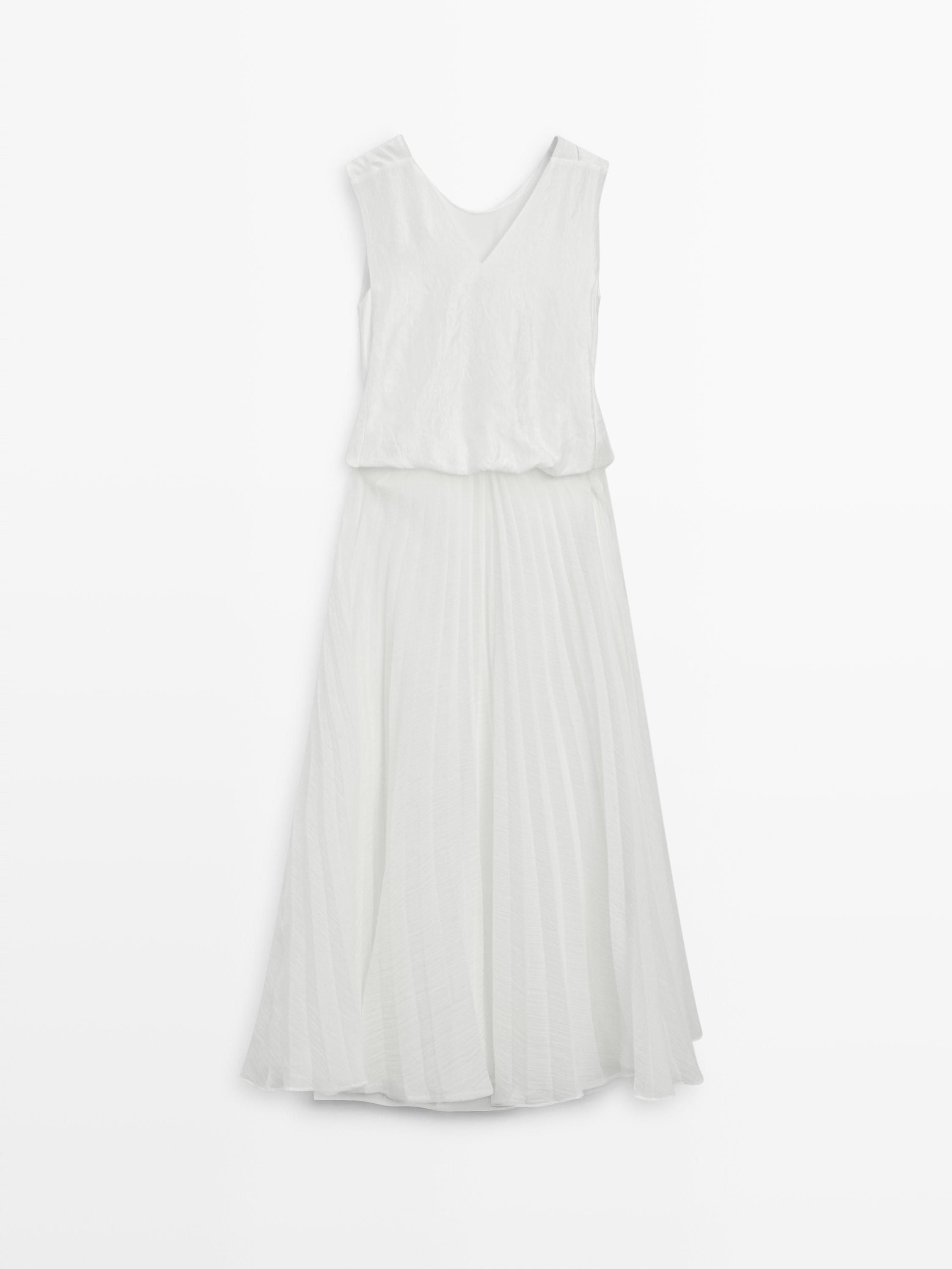 Long matching dress with pleated detail — Off white