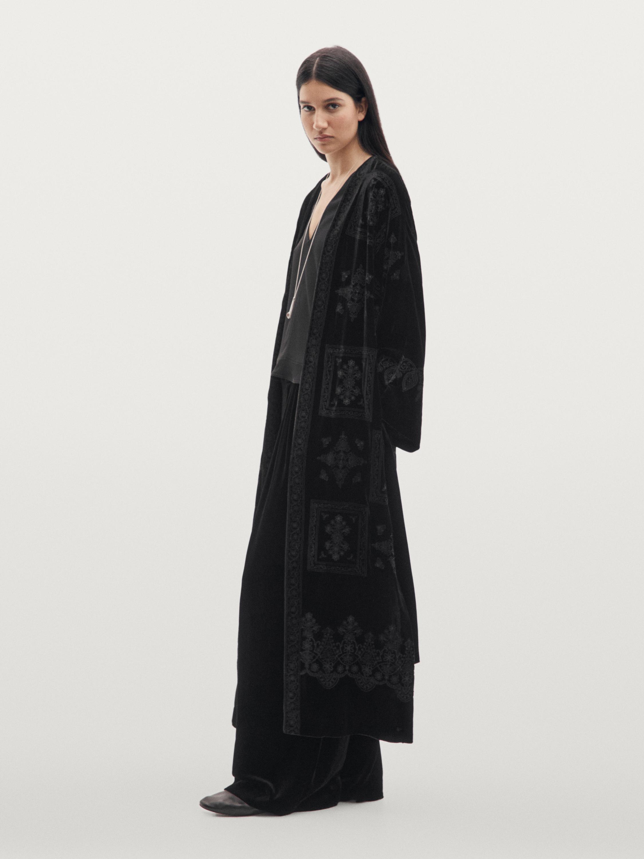 Long embroidered velvet kimono