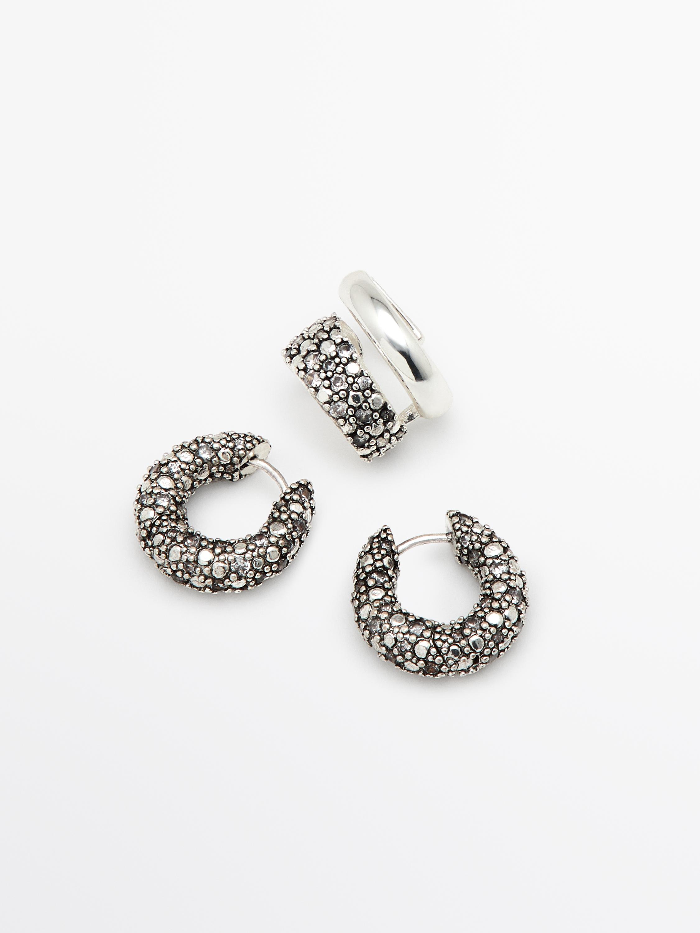 Lot boucles d’oreilles et bijou d’oreille texturés et brillants