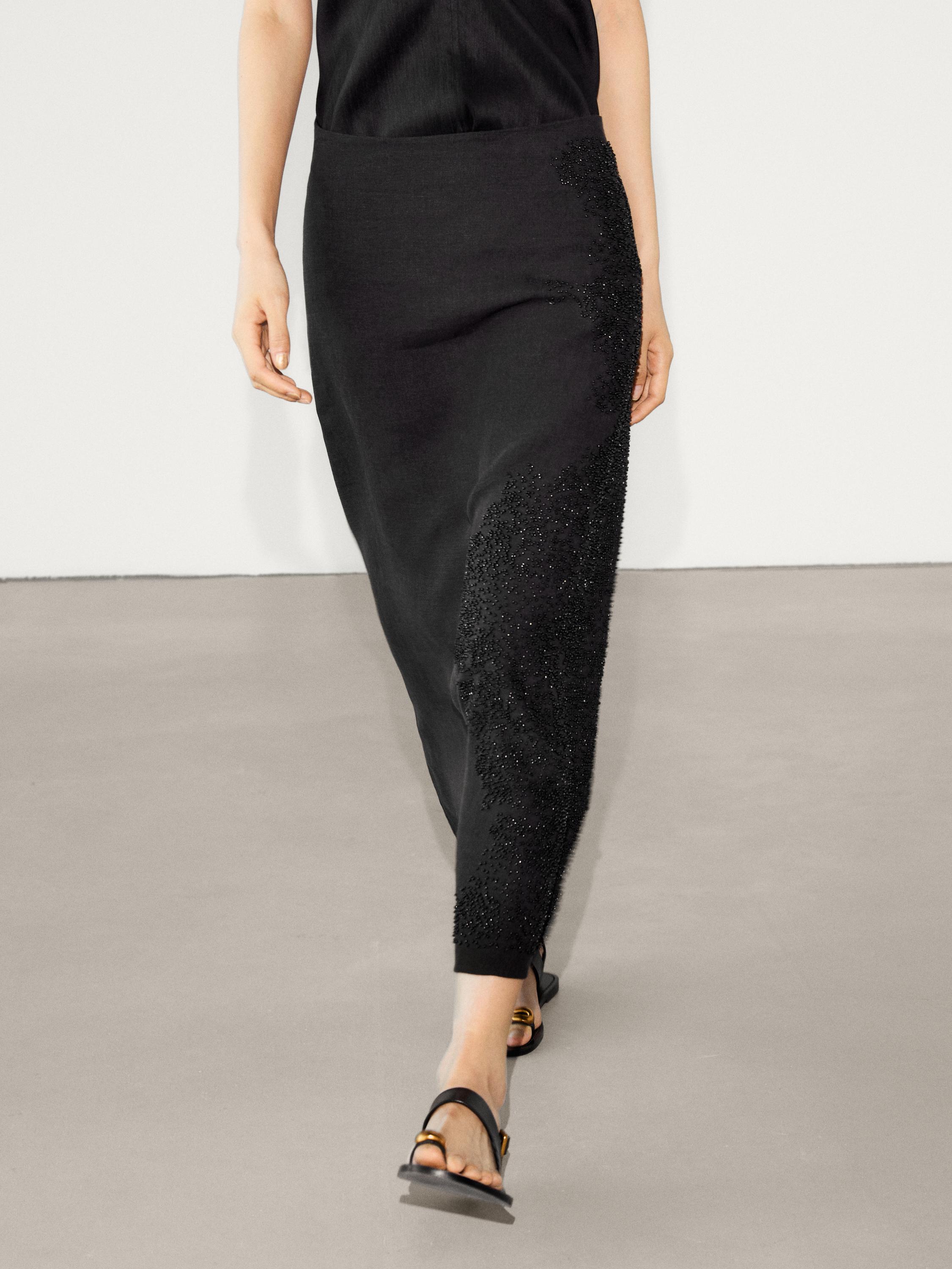 Midi skirt with embroidery