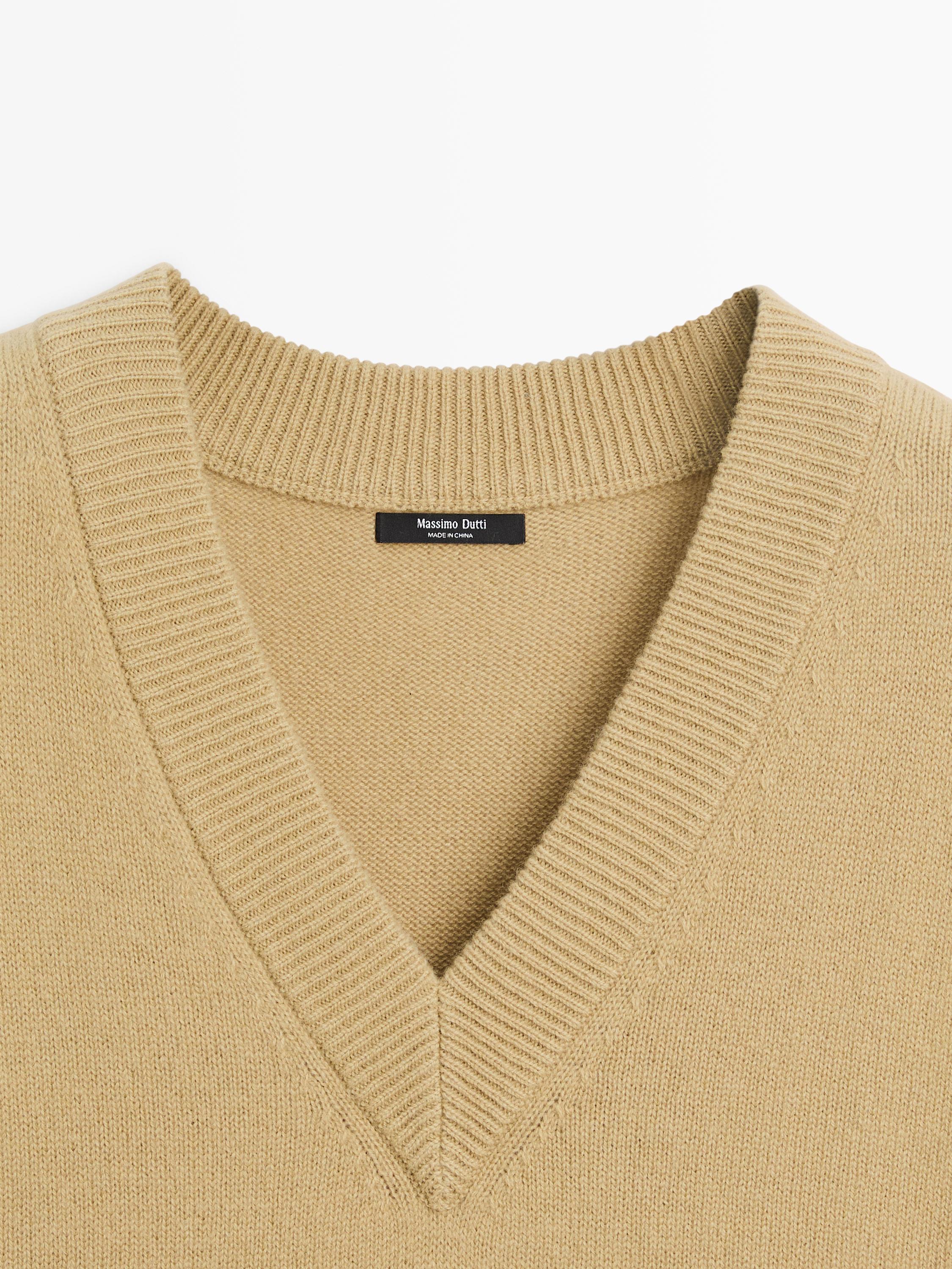 V-neck bib with tie details — GREEN