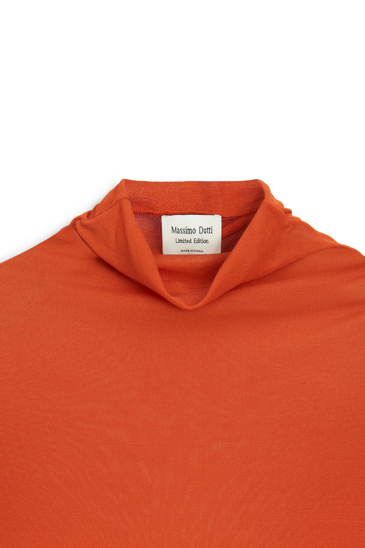 100% silk funnel neck T-shirt - LIMITED EDITION — RED