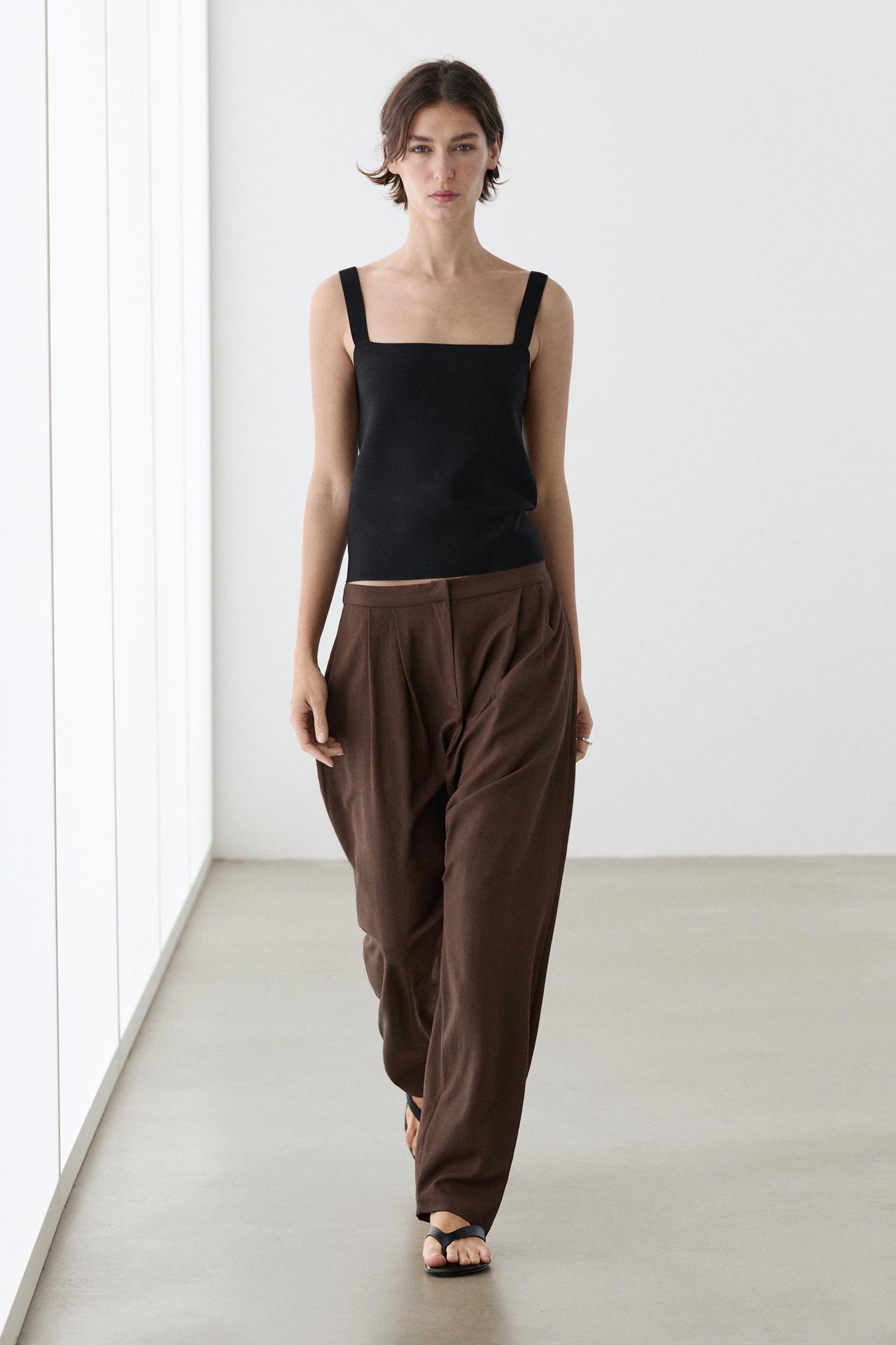 Knit top with a square neckline — BLACK